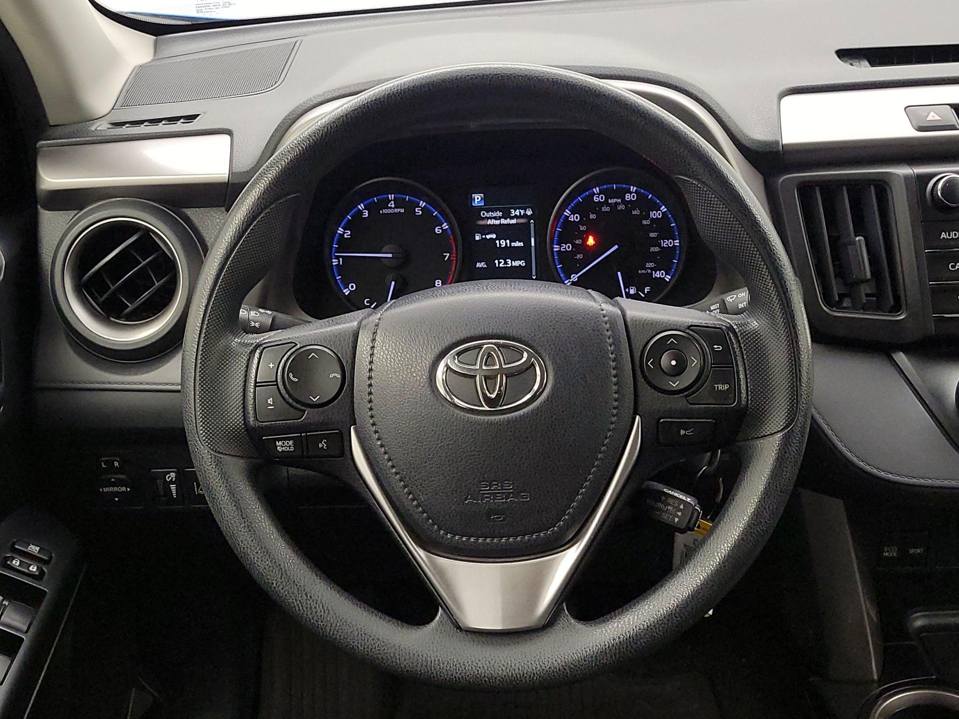 Thumbnail: 2017 Toyota RAV4 - 10