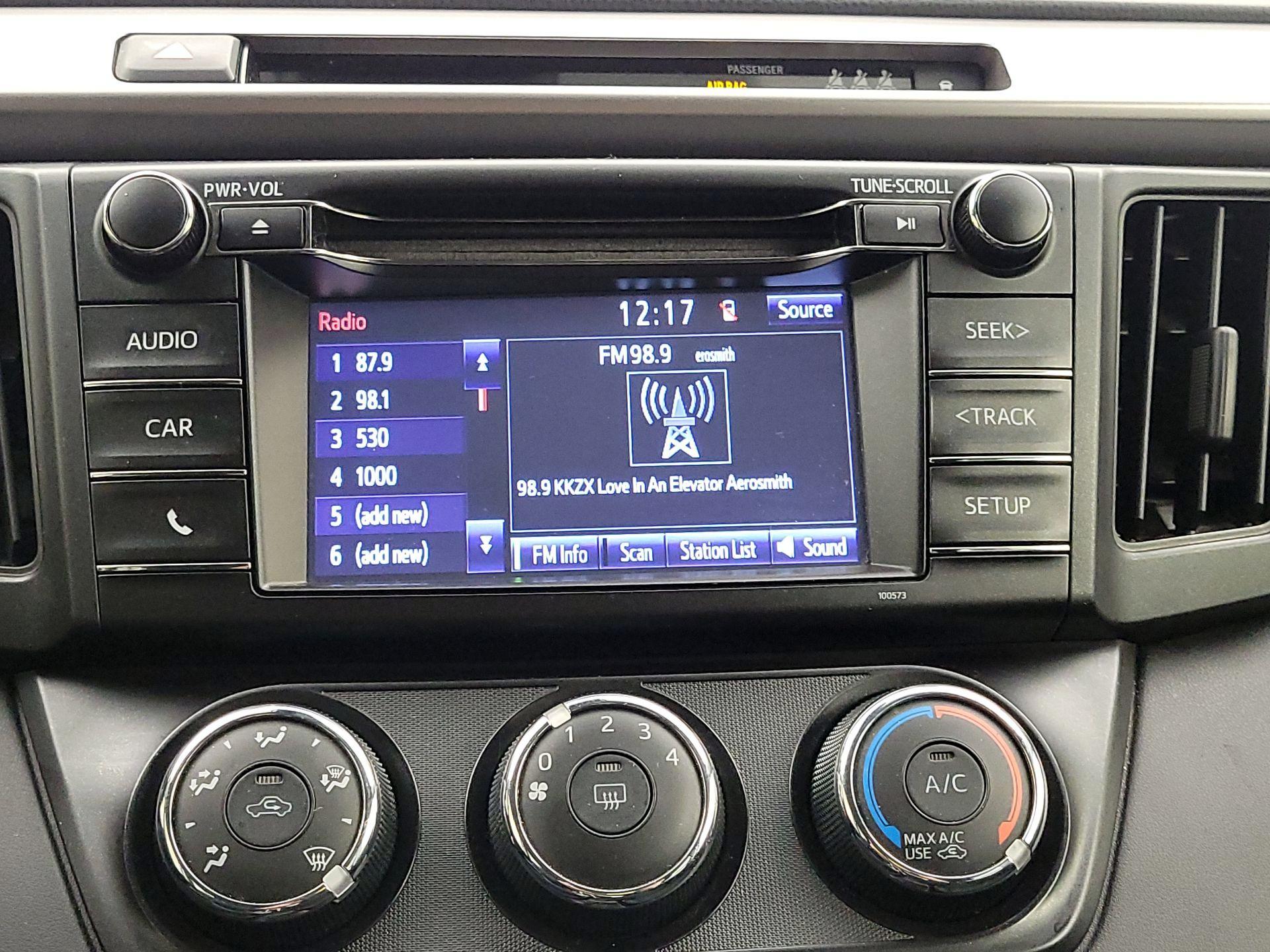 Thumbnail: 2017 Toyota RAV4 - 15