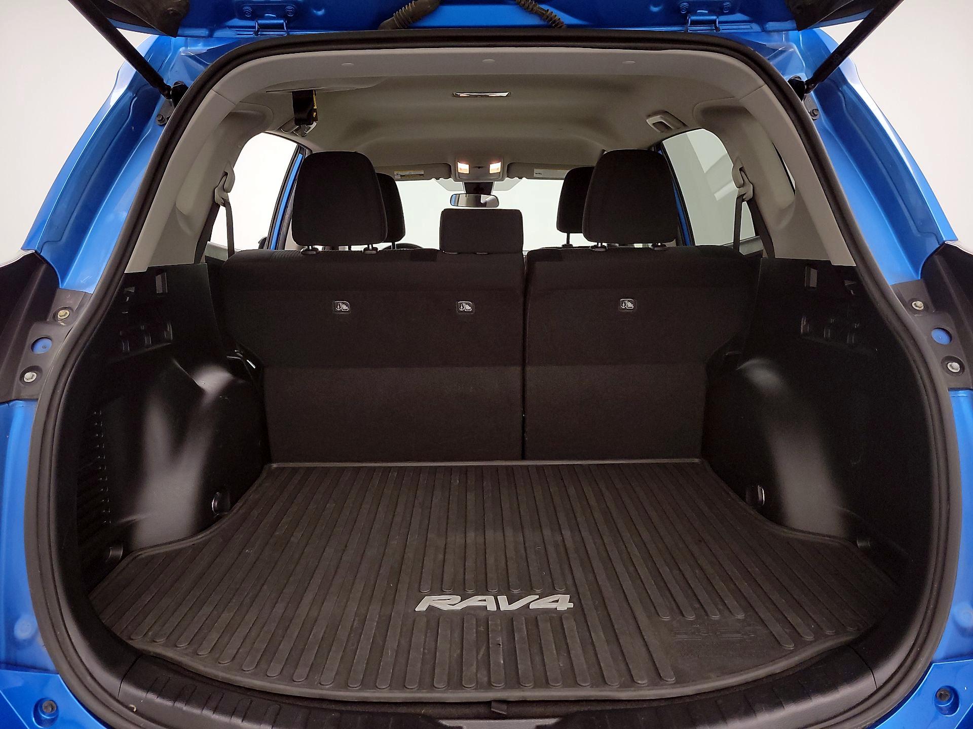 Thumbnail: 2017 Toyota RAV4 - 20