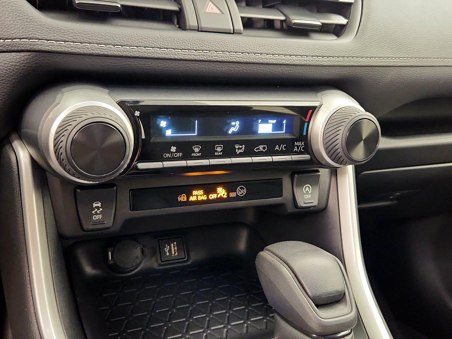 Thumbnail: 2024 Toyota RAV4 - 16