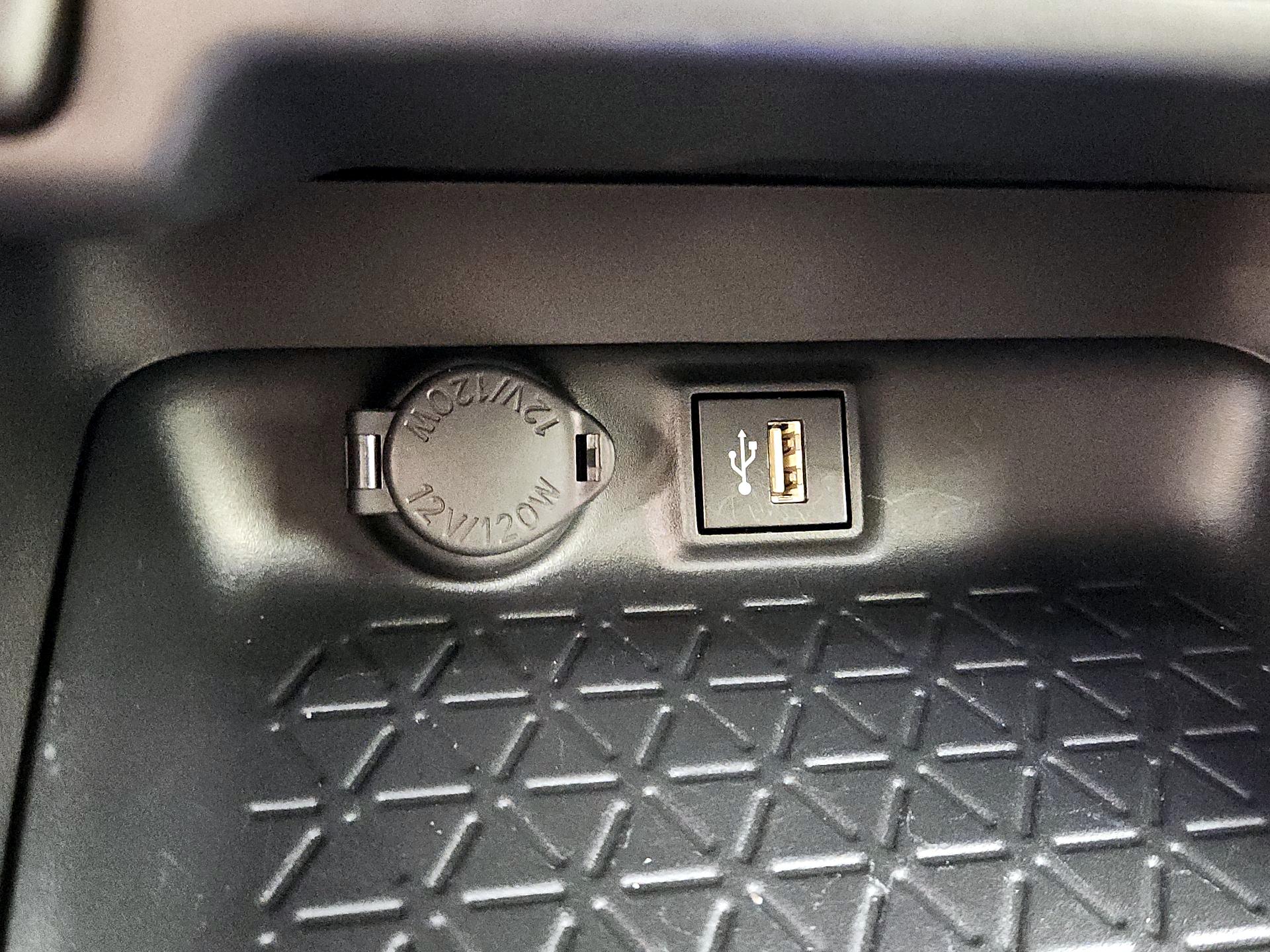 Thumbnail: 2024 Toyota RAV4 - 18