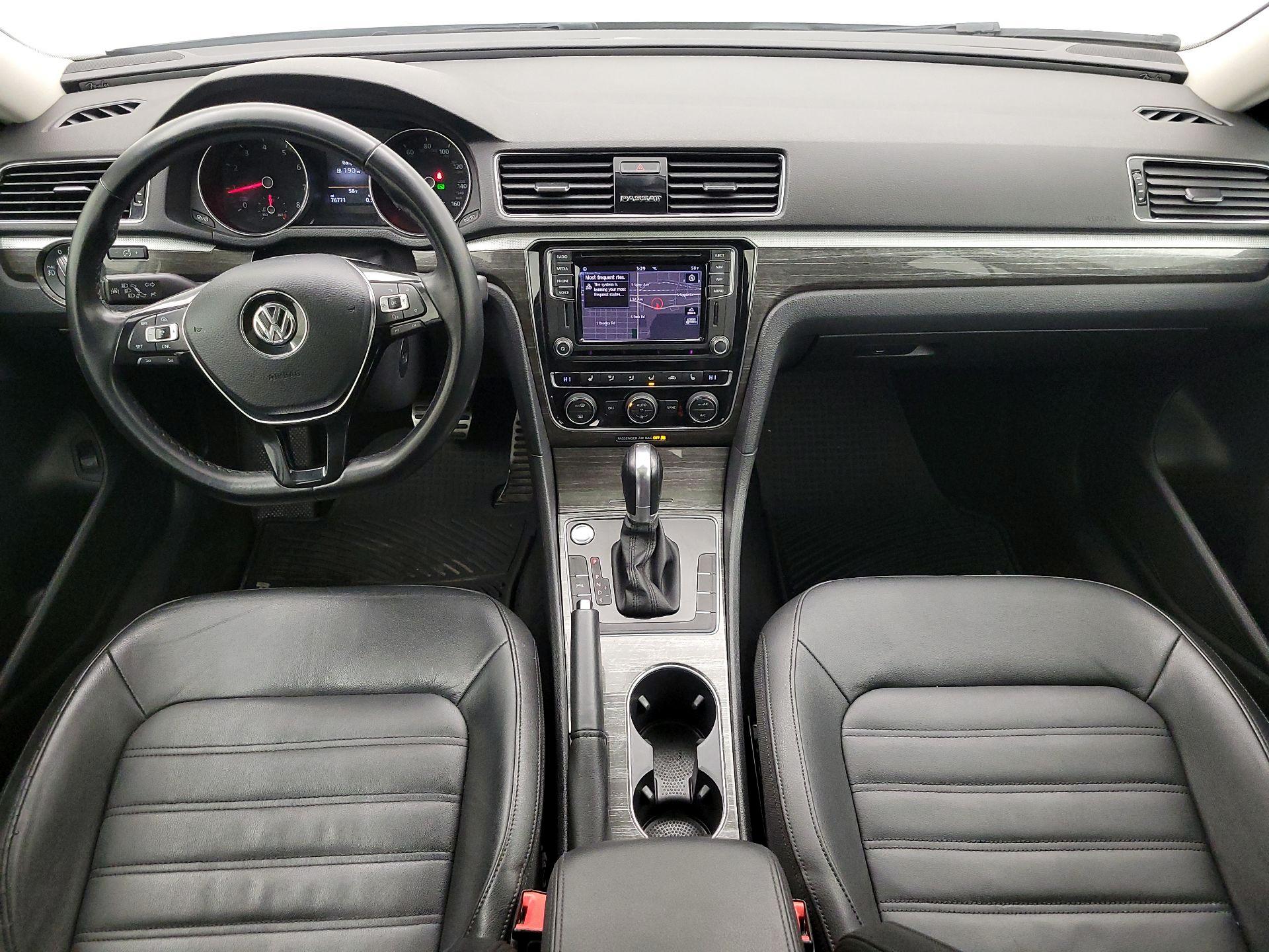 Thumbnail: 2018 Volkswagen Passat - 9