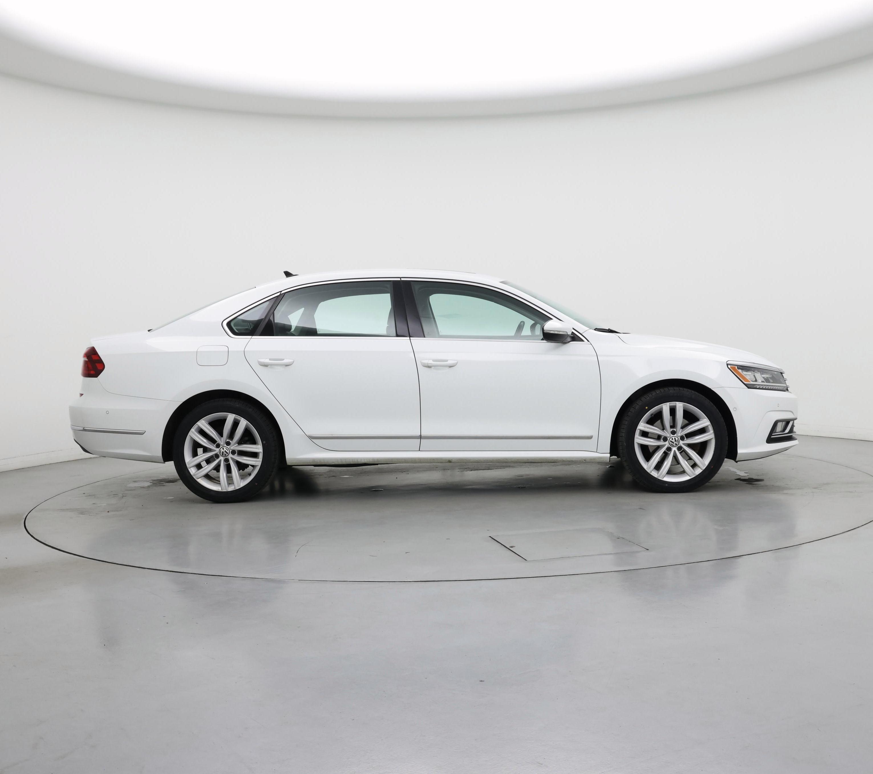 Thumbnail: 2018 Volkswagen Passat - 7