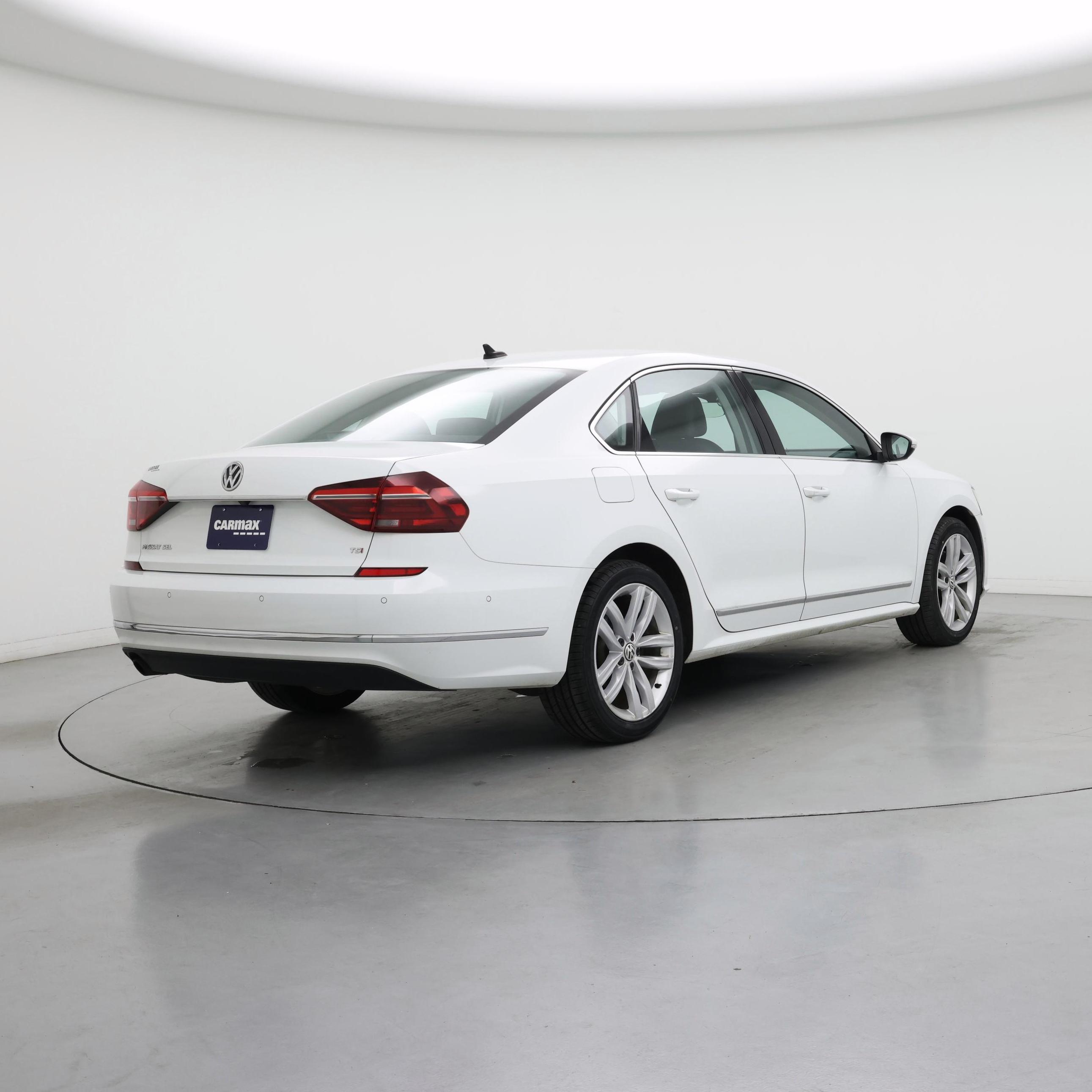 Thumbnail: 2018 Volkswagen Passat - 8