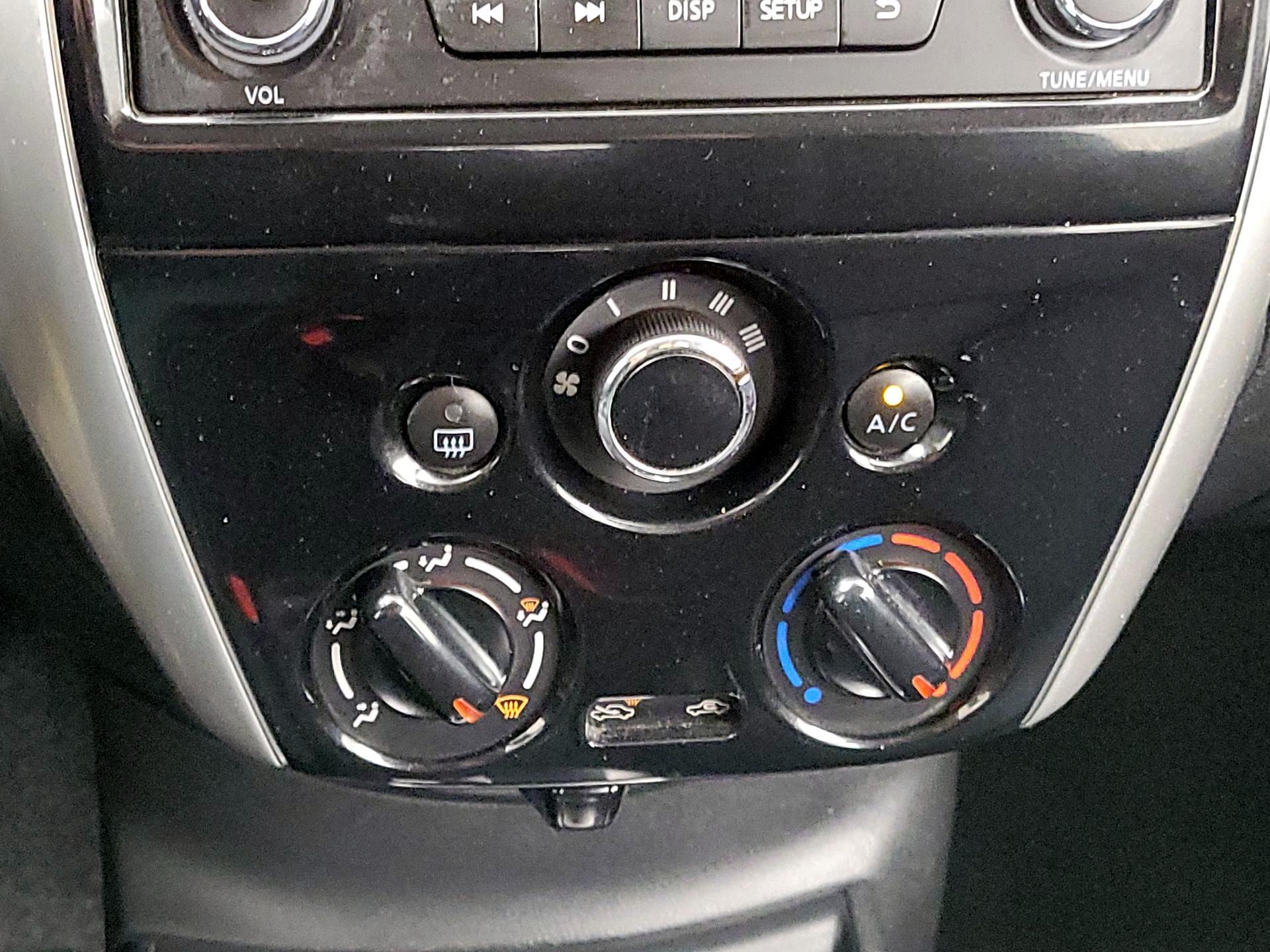 Thumbnail: 2015 Nissan Versa Note - 15