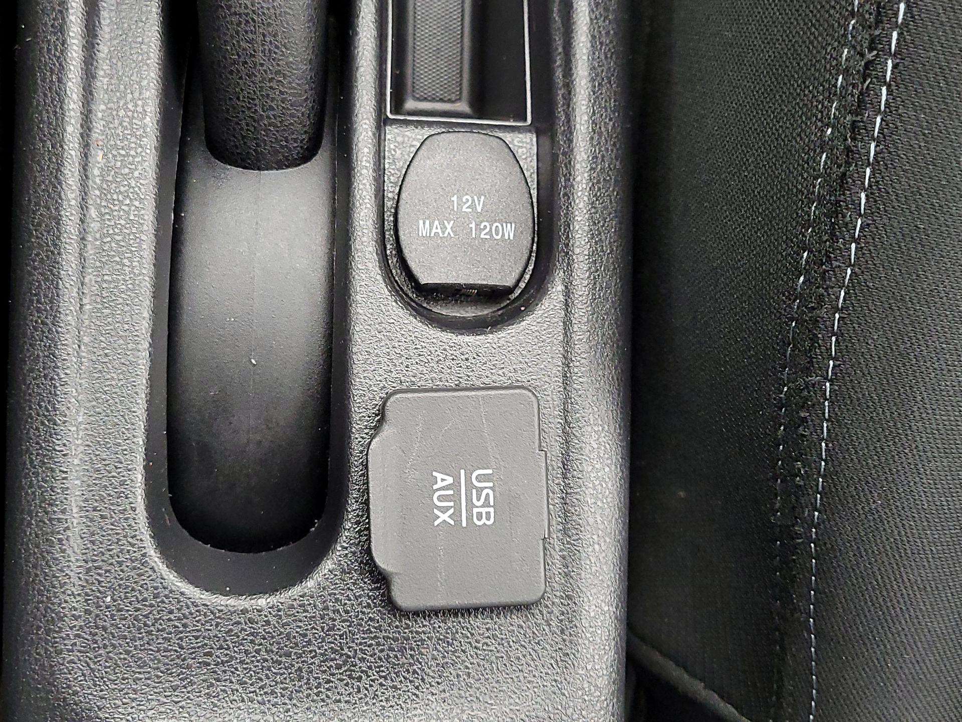 Thumbnail: 2015 Nissan Versa Note - 17