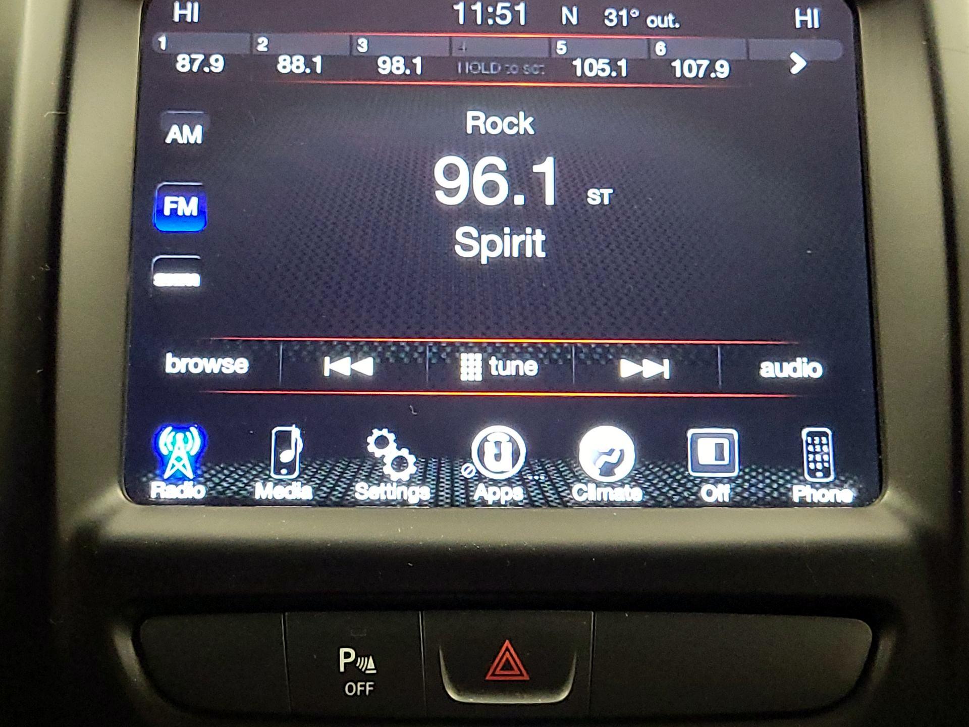 Thumbnail: 2018 Jeep Cherokee - 15