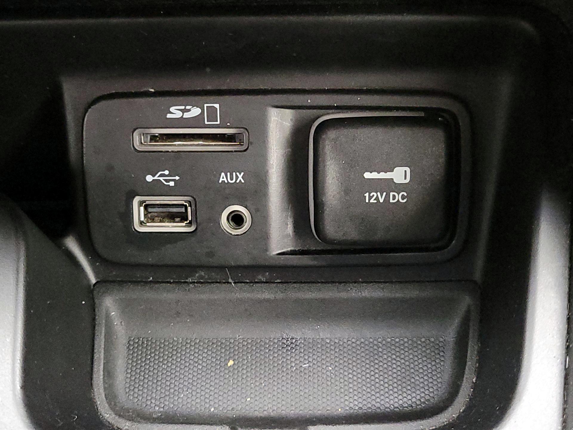 Thumbnail: 2018 Jeep Cherokee - 18