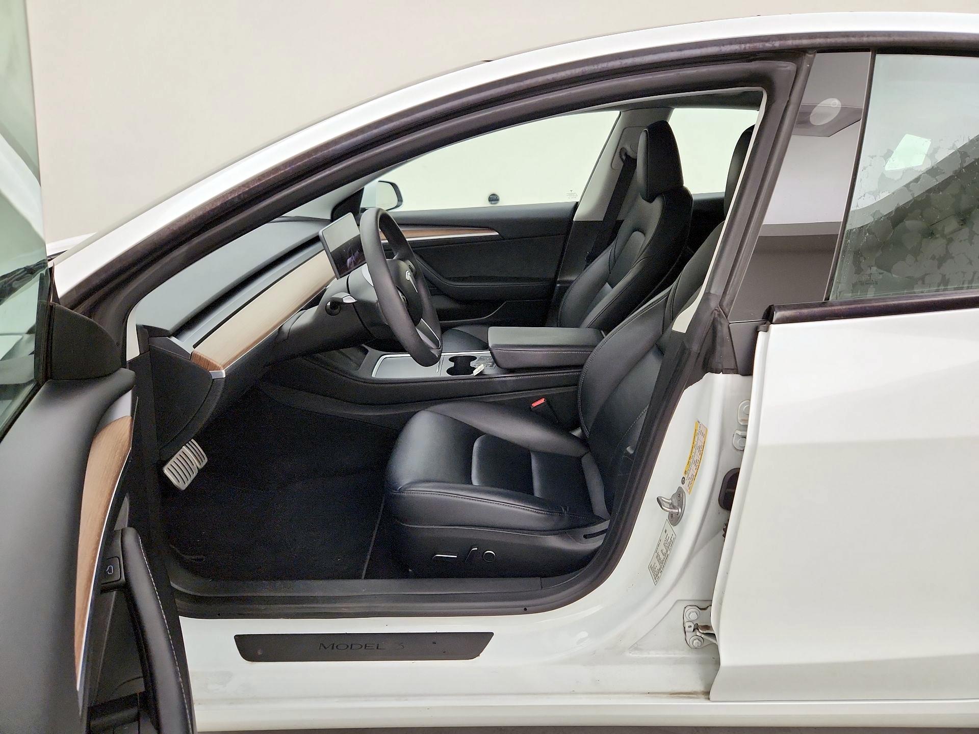 Thumbnail: 2023 Tesla Model 3 - 11