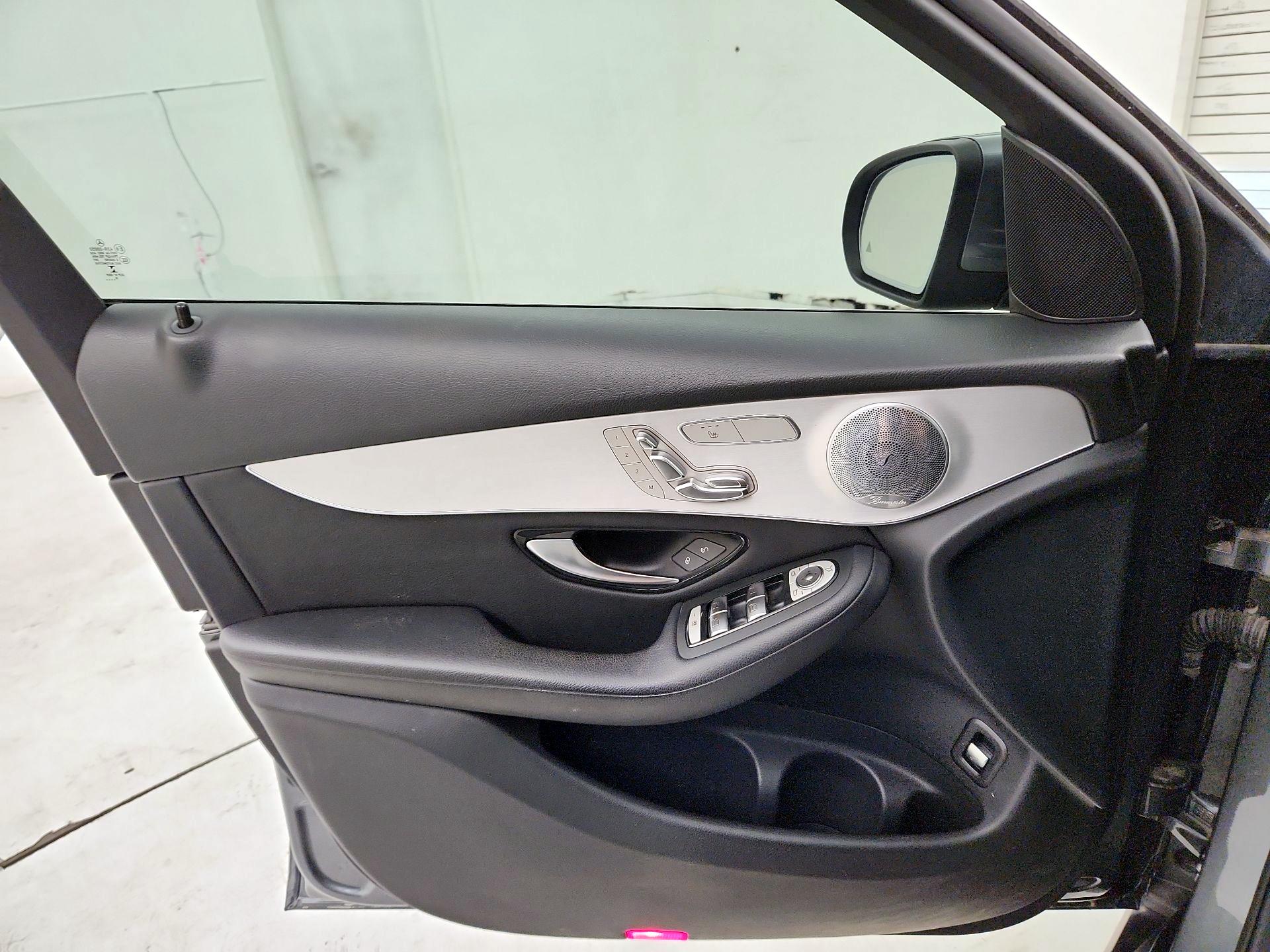 Thumbnail: 2019 Mercedes-Benz GLC - 12