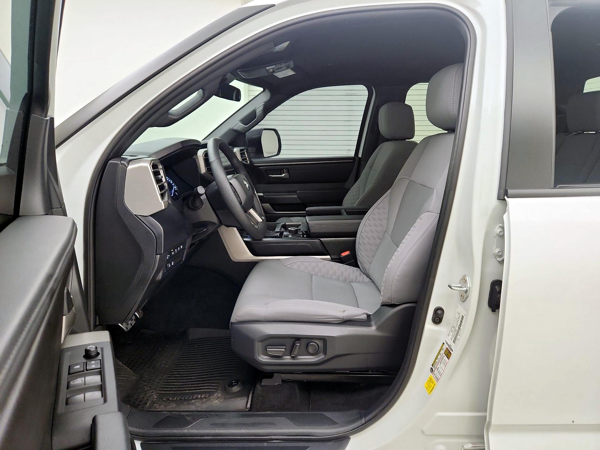 Thumbnail: 2025 Toyota Tundra - 11
