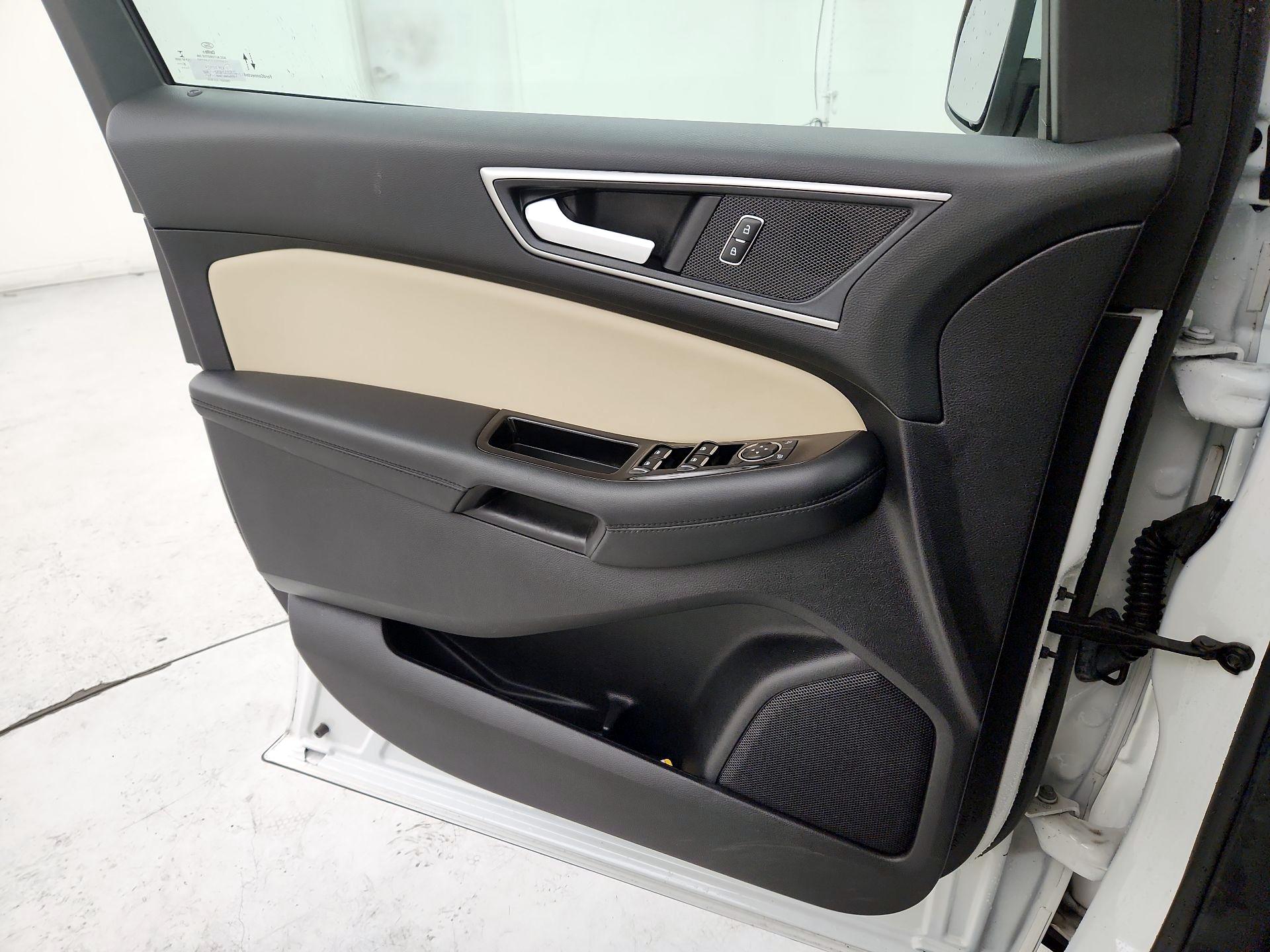 Thumbnail: 2020 Ford Edge - 12