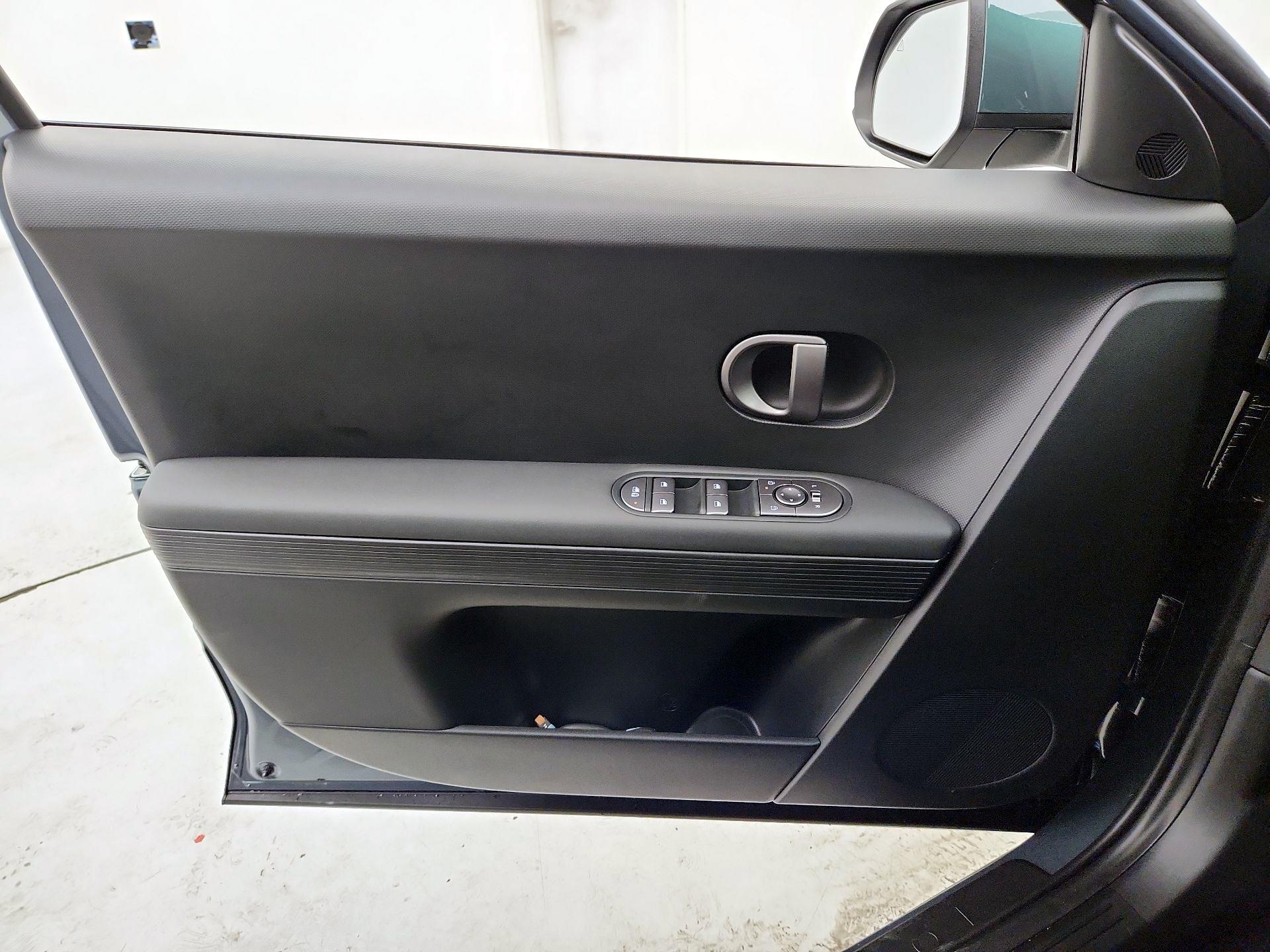 Thumbnail: 2026 Hyundai Ioniq 5 - 12