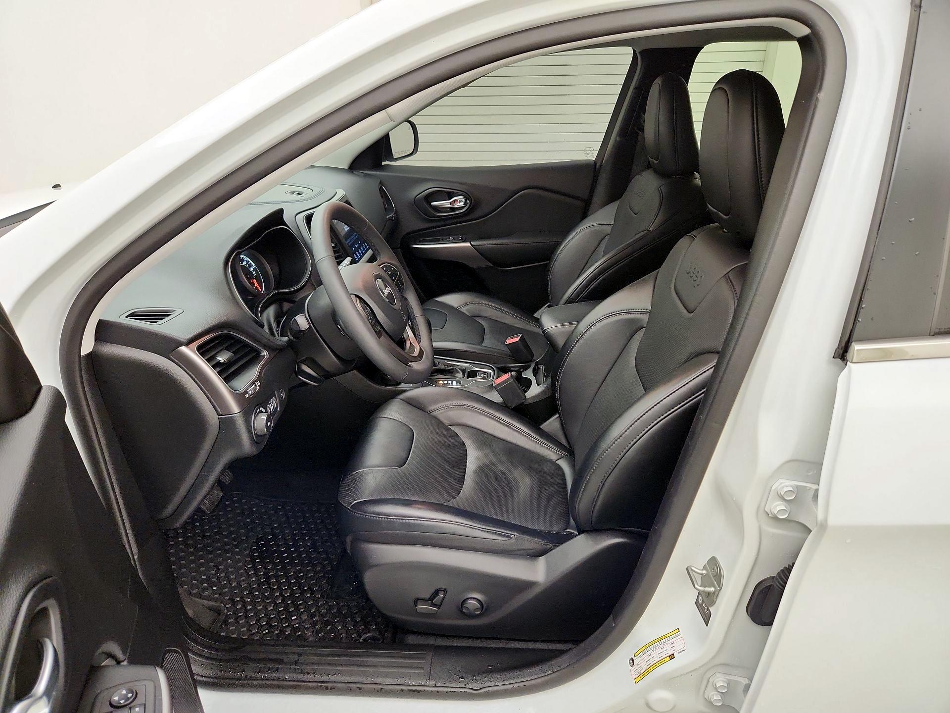 Thumbnail: 2022 Jeep Cherokee - 11