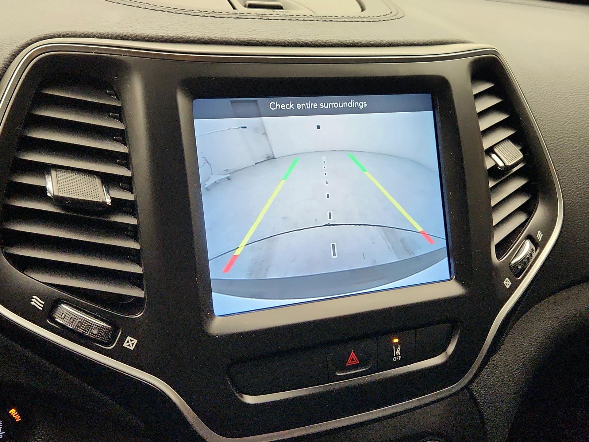 Thumbnail: 2022 Jeep Cherokee - 14