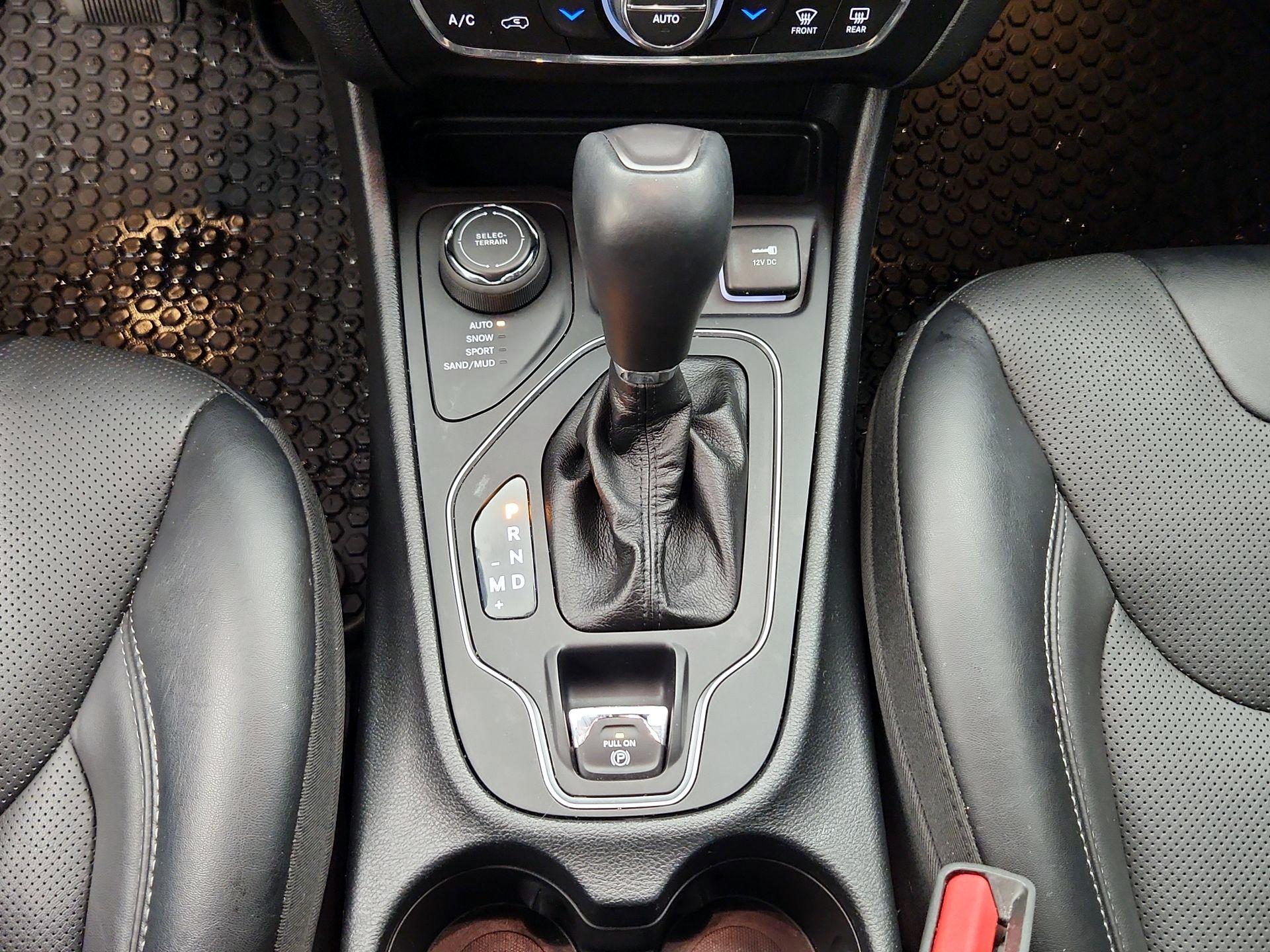 Thumbnail: 2022 Jeep Cherokee - 17