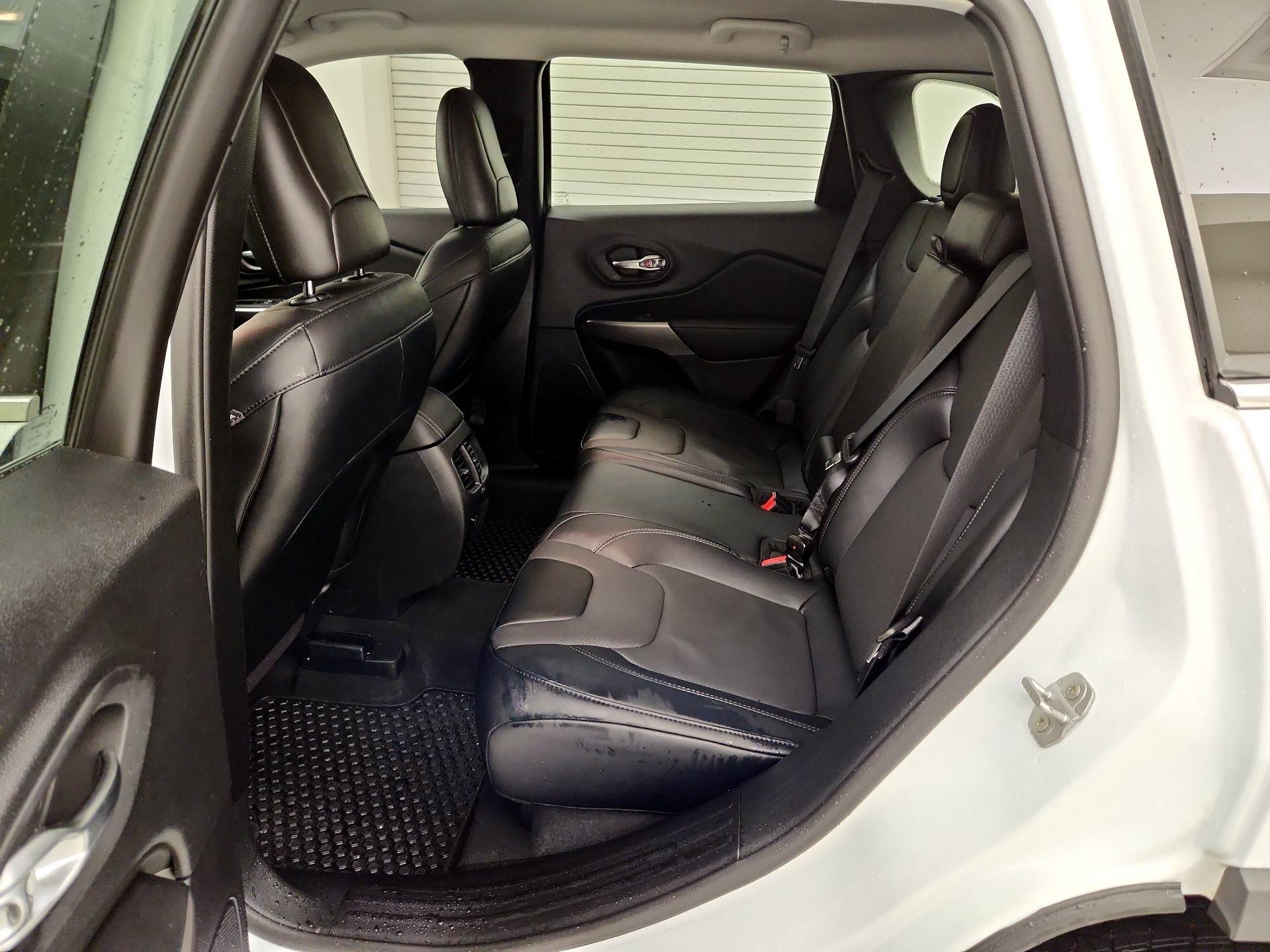 Thumbnail: 2022 Jeep Cherokee - 19