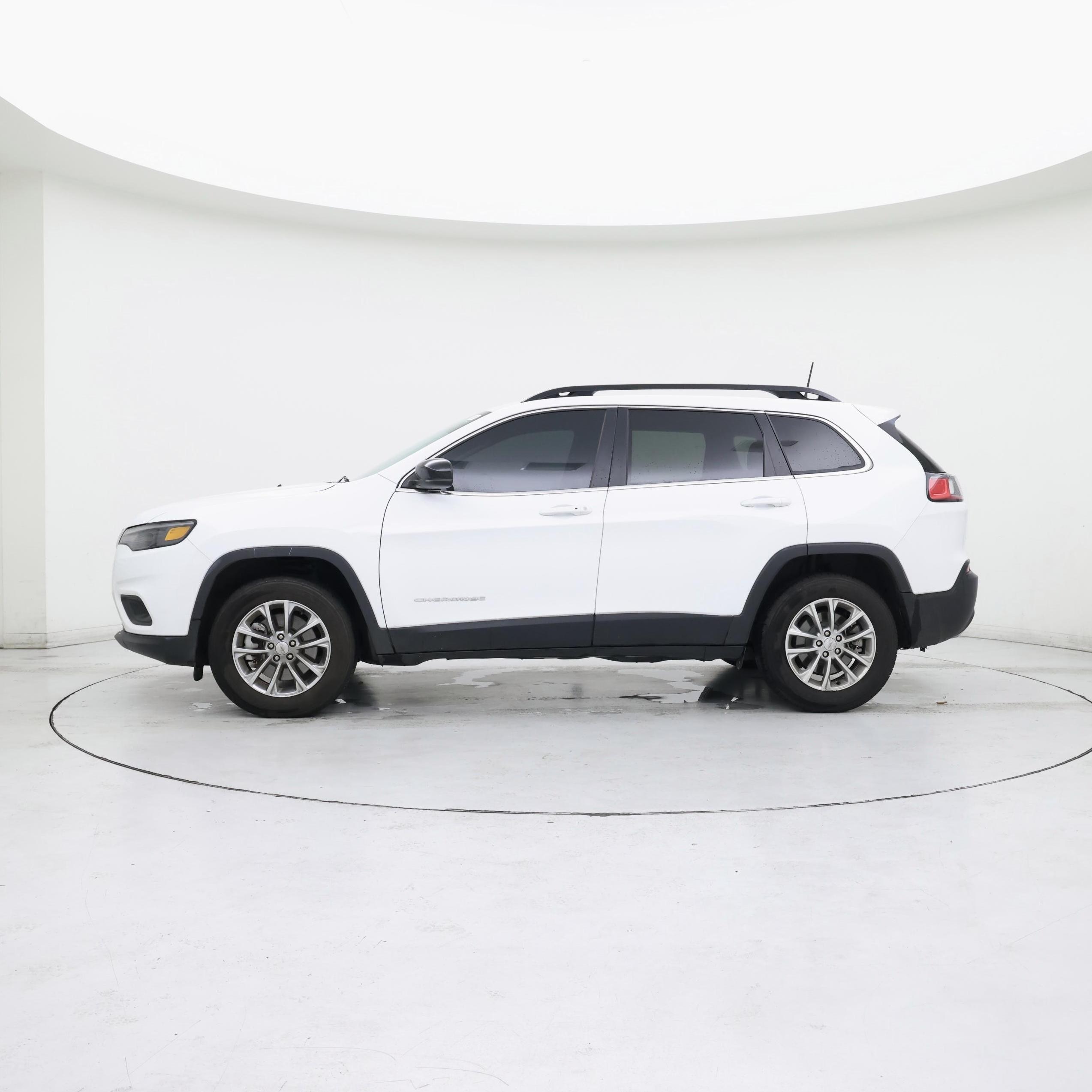 Thumbnail: 2022 Jeep Cherokee - 3