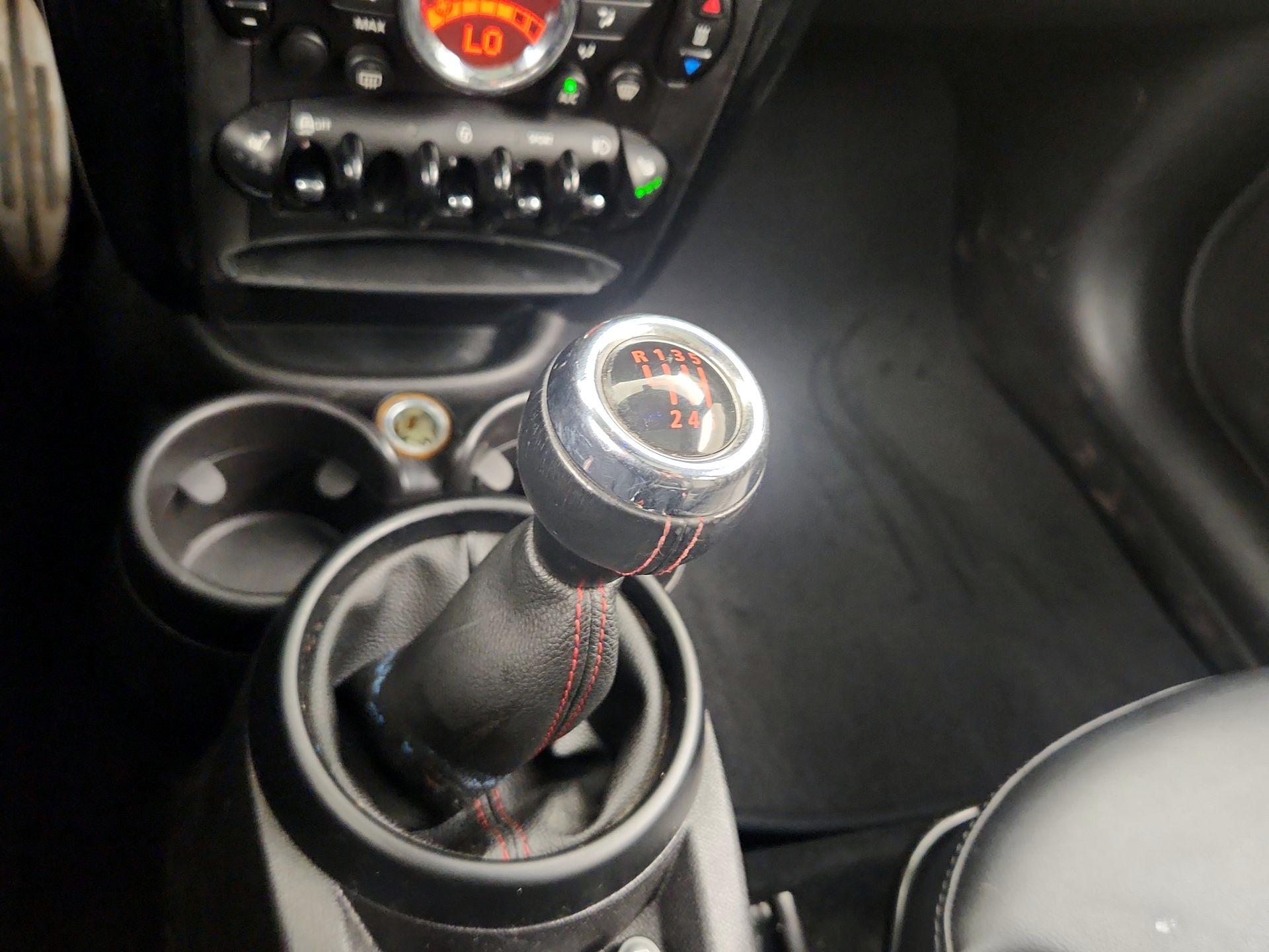 Thumbnail: 2016 MINI Cooper Countryman - 15