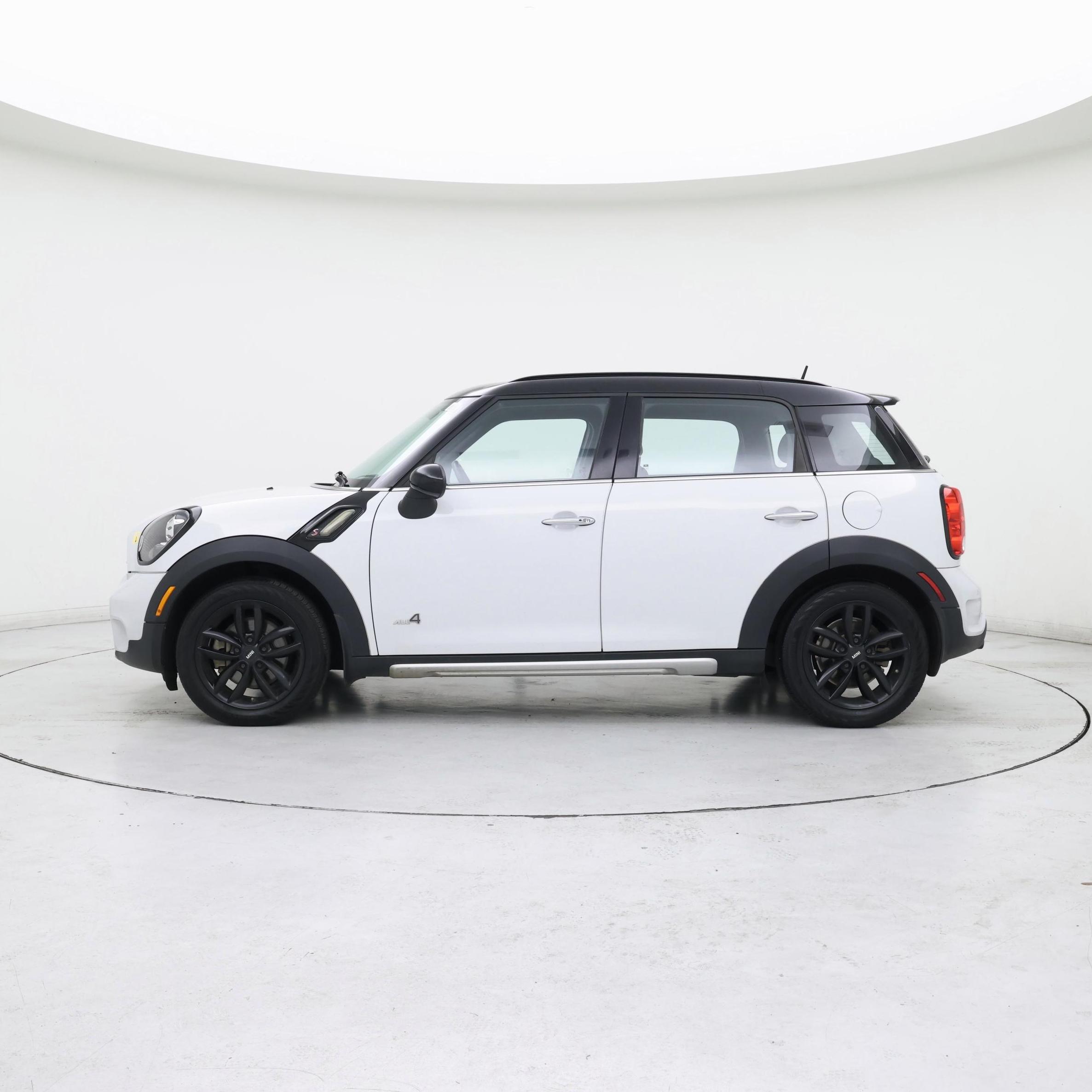 Thumbnail: 2016 MINI Cooper Countryman - 3