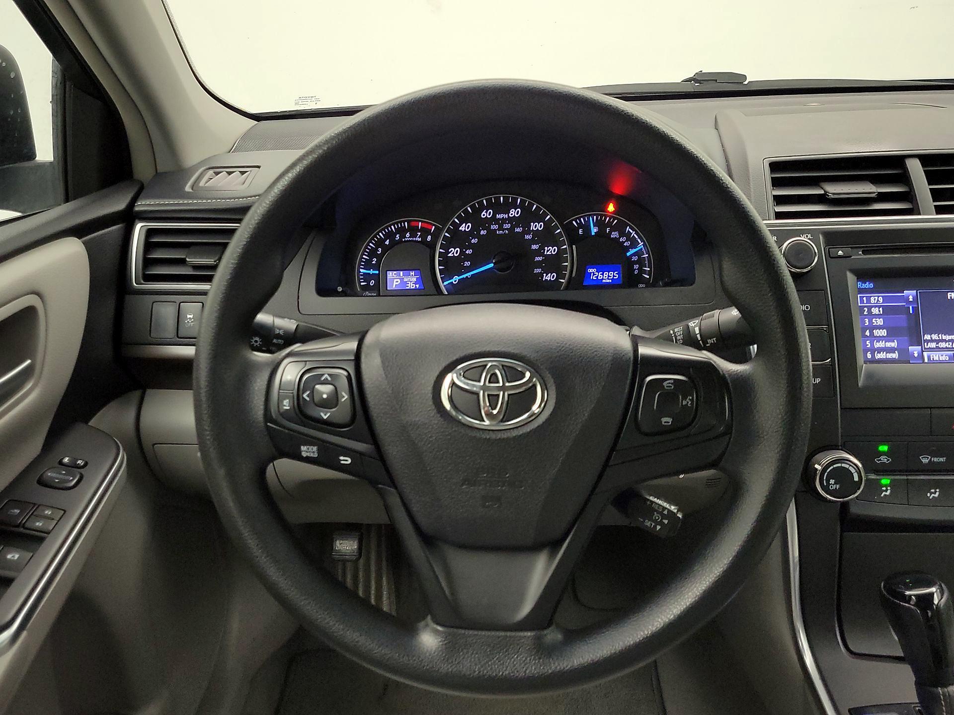 Thumbnail: 2015 Toyota Camry - 10