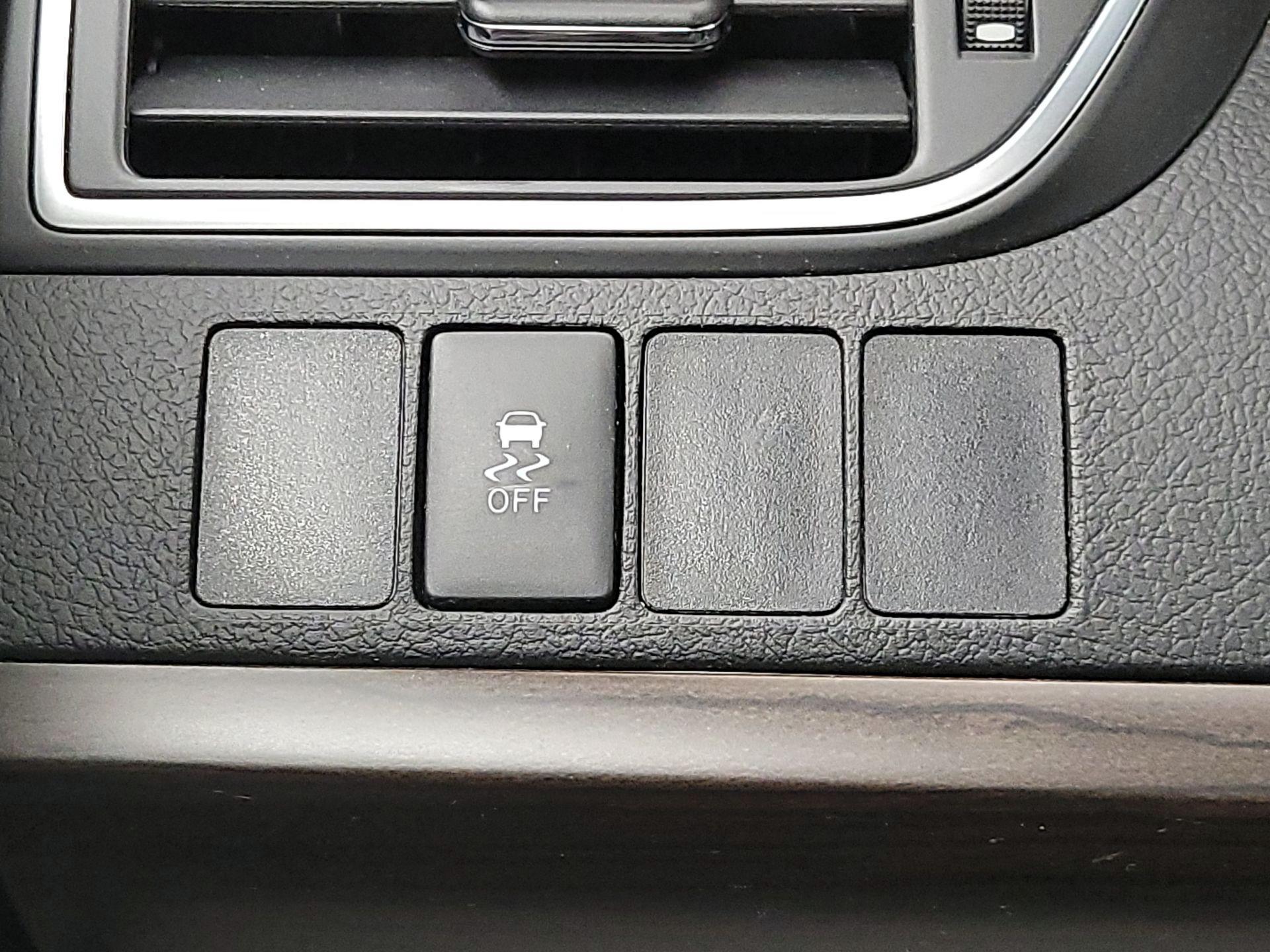 Thumbnail: 2015 Toyota Camry - 13