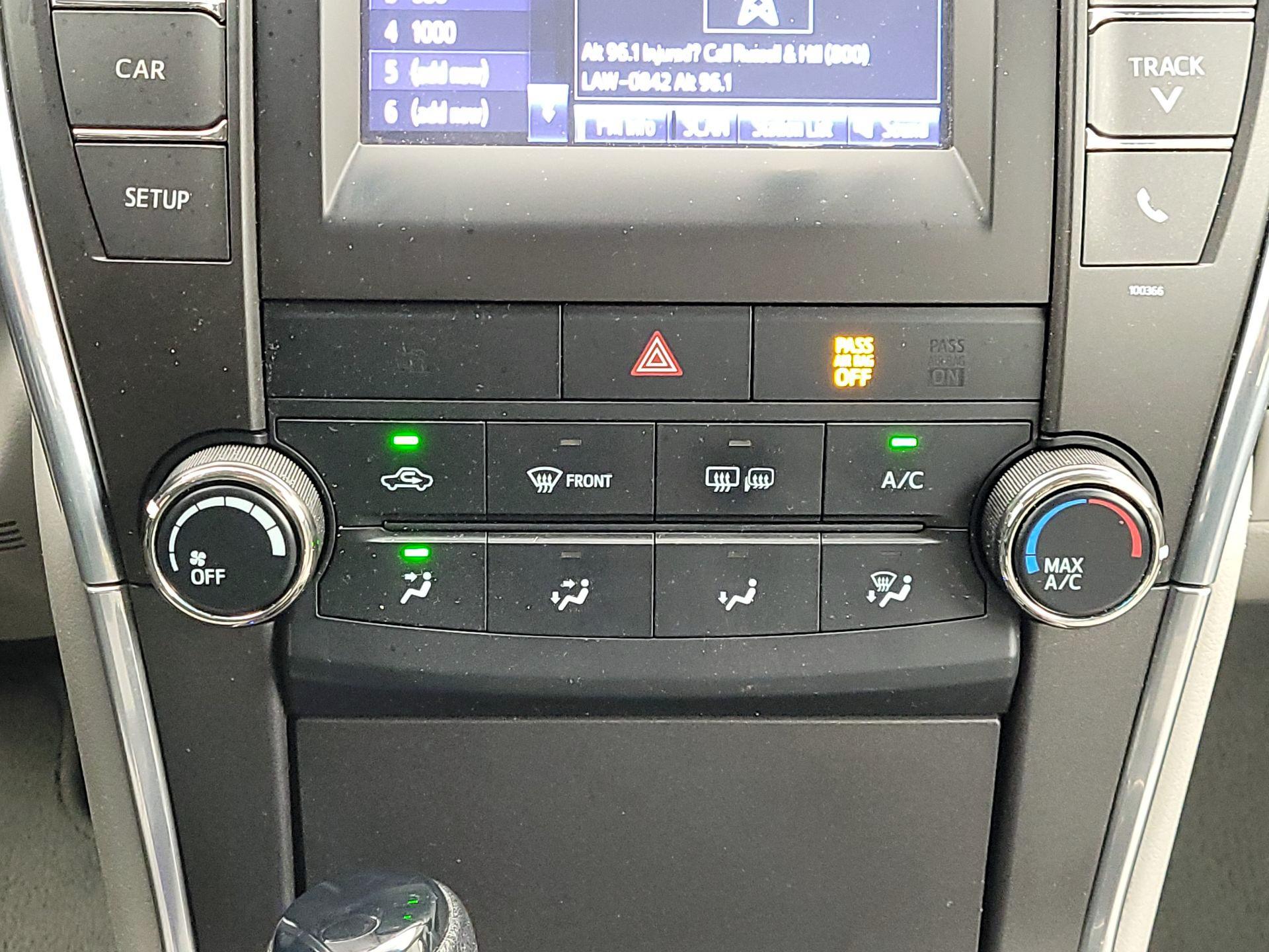 Thumbnail: 2015 Toyota Camry - 16