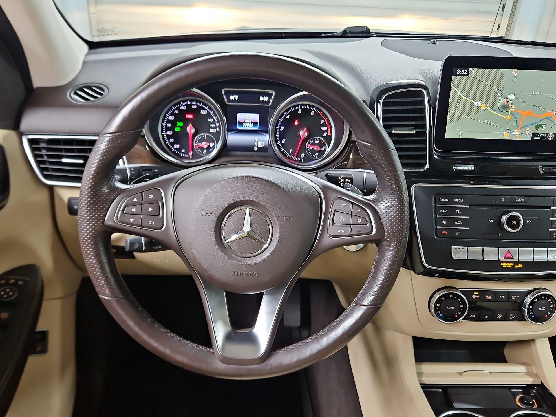 Thumbnail: 2016 Mercedes-Benz GLE - 10