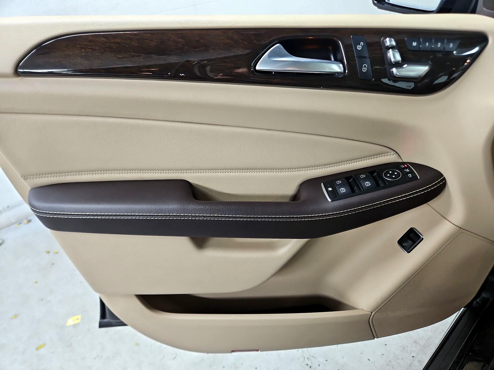 Thumbnail: 2016 Mercedes-Benz GLE - 12