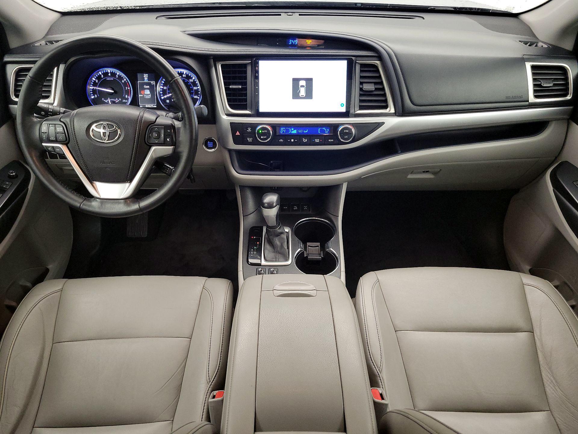 Thumbnail: 2015 Toyota Highlander - 9