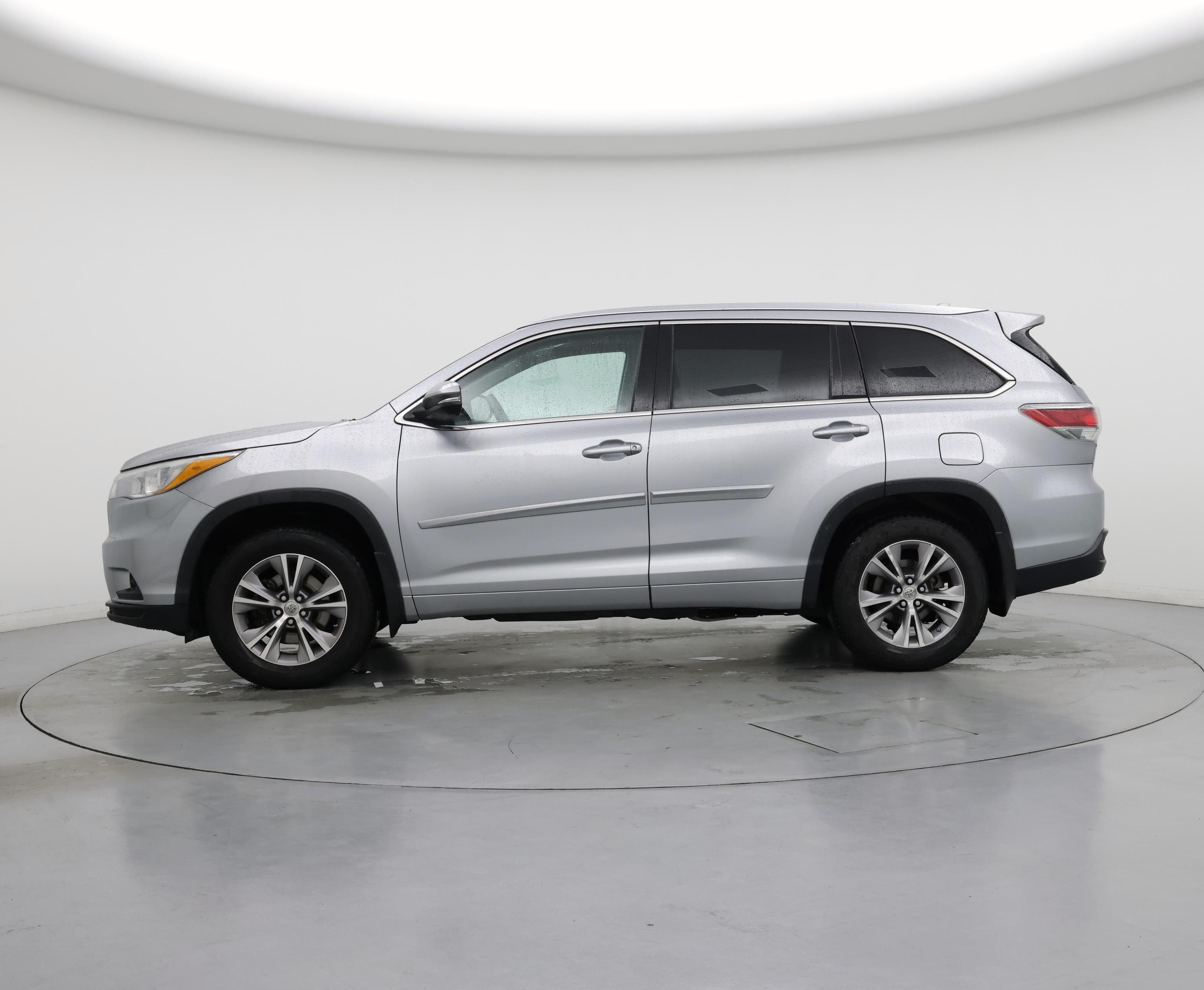 Thumbnail: 2015 Toyota Highlander - 3