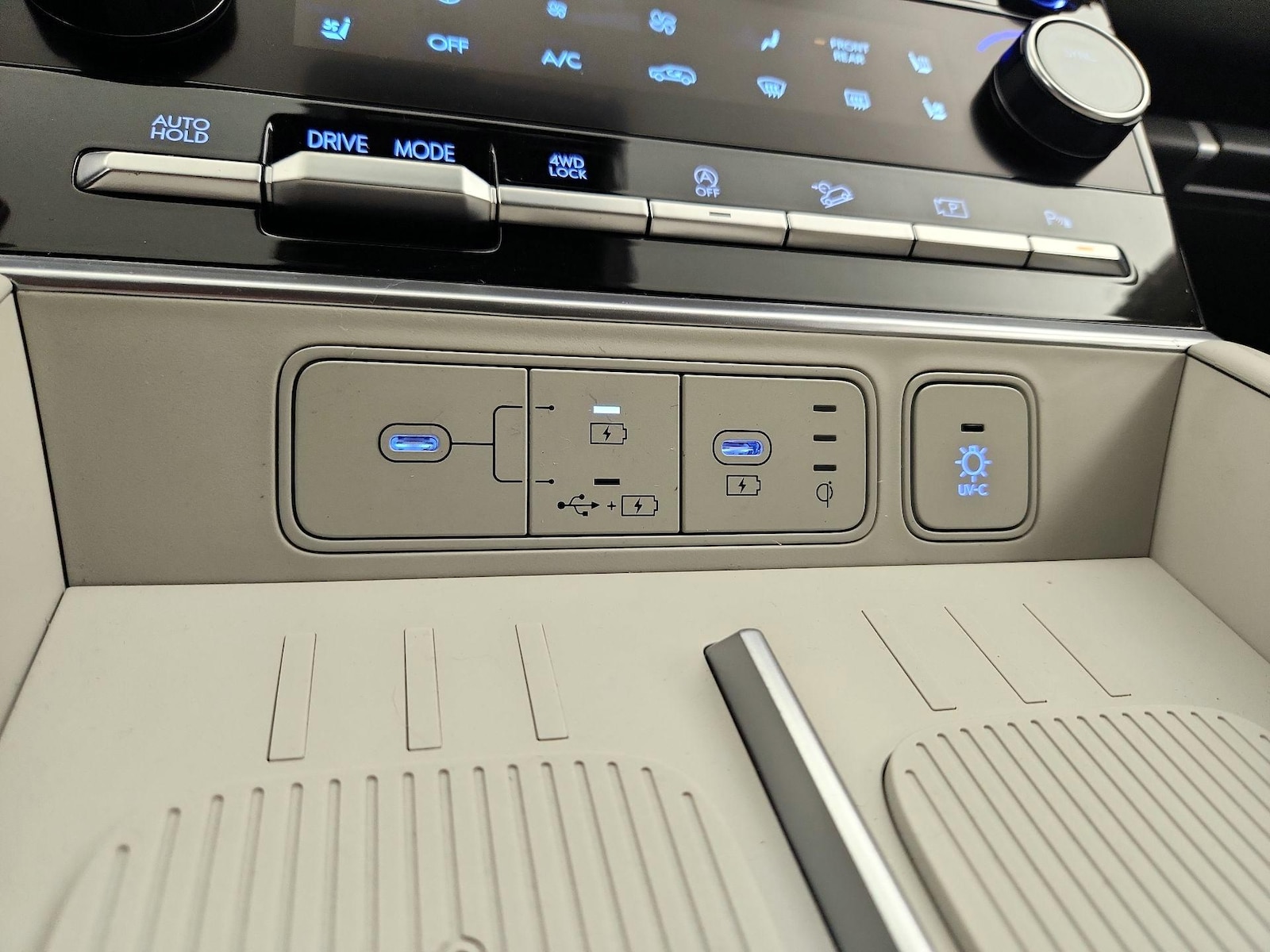 2024 Hyundai Santa Fe Limited - Photo 20