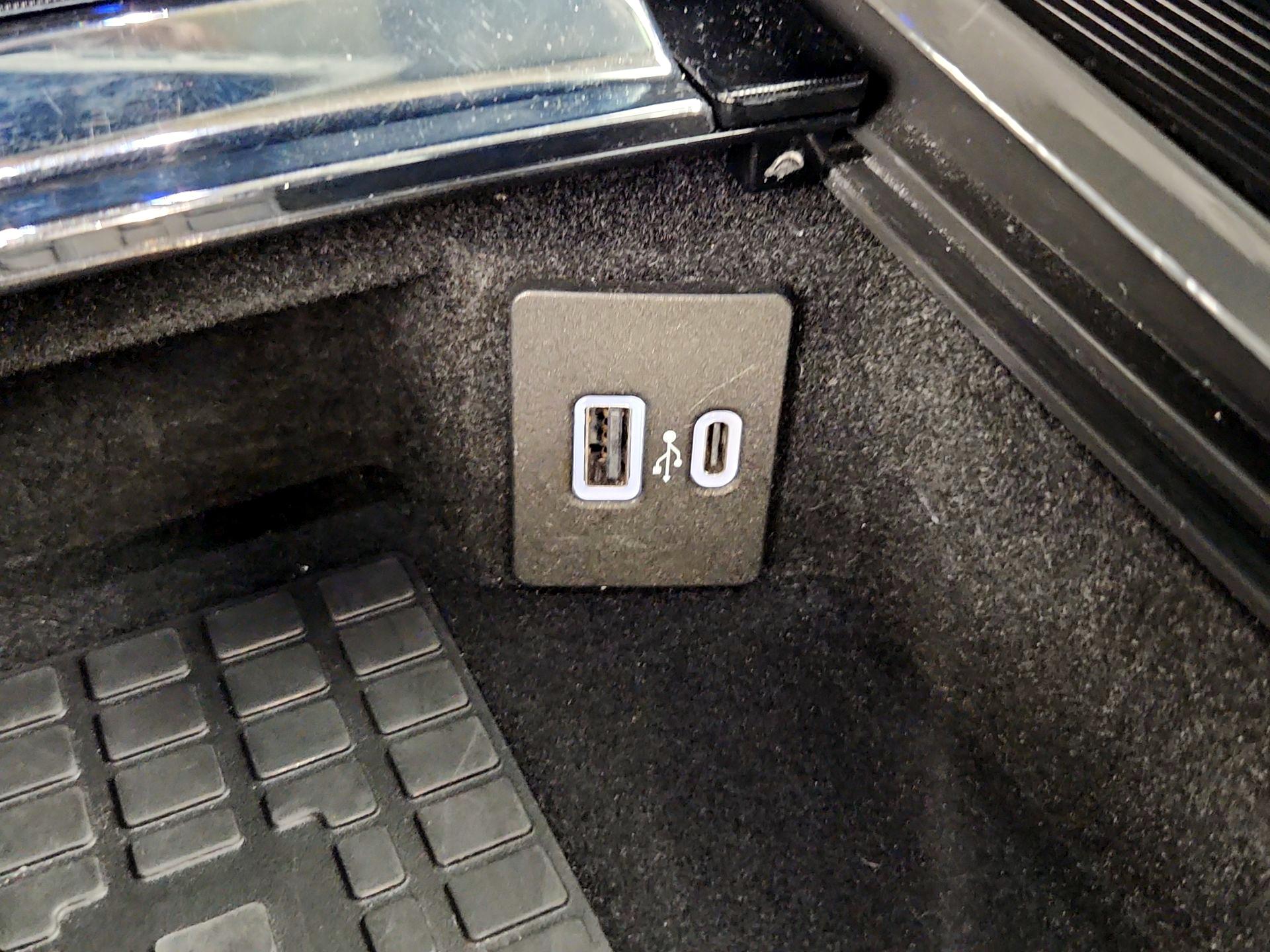 Thumbnail: 2024 Lincoln Corsair - 19