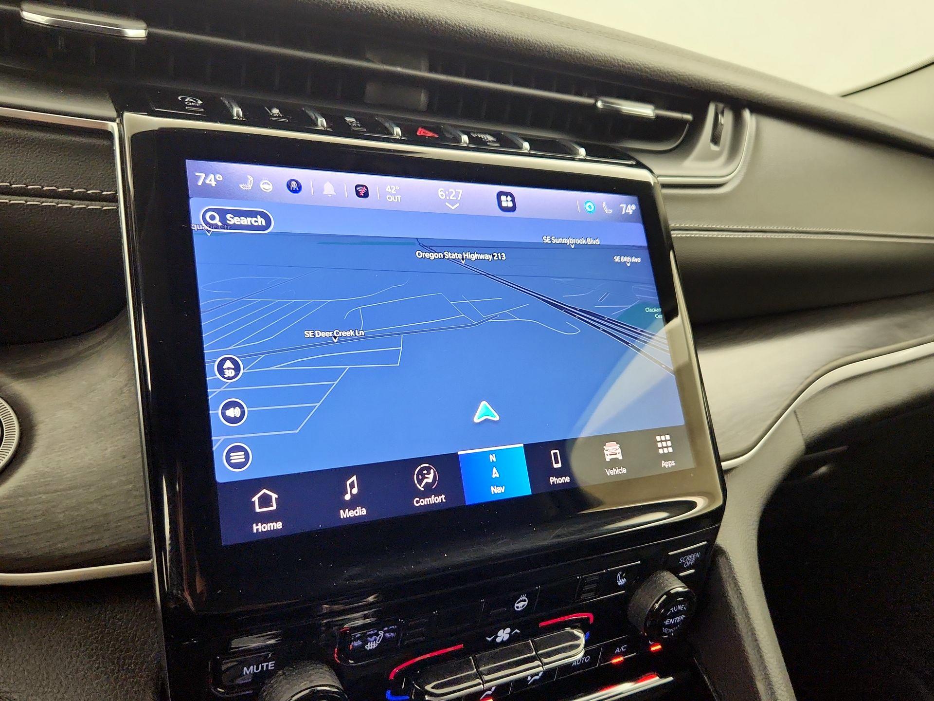 Thumbnail: 2023 Jeep Grand Cherokee - 14