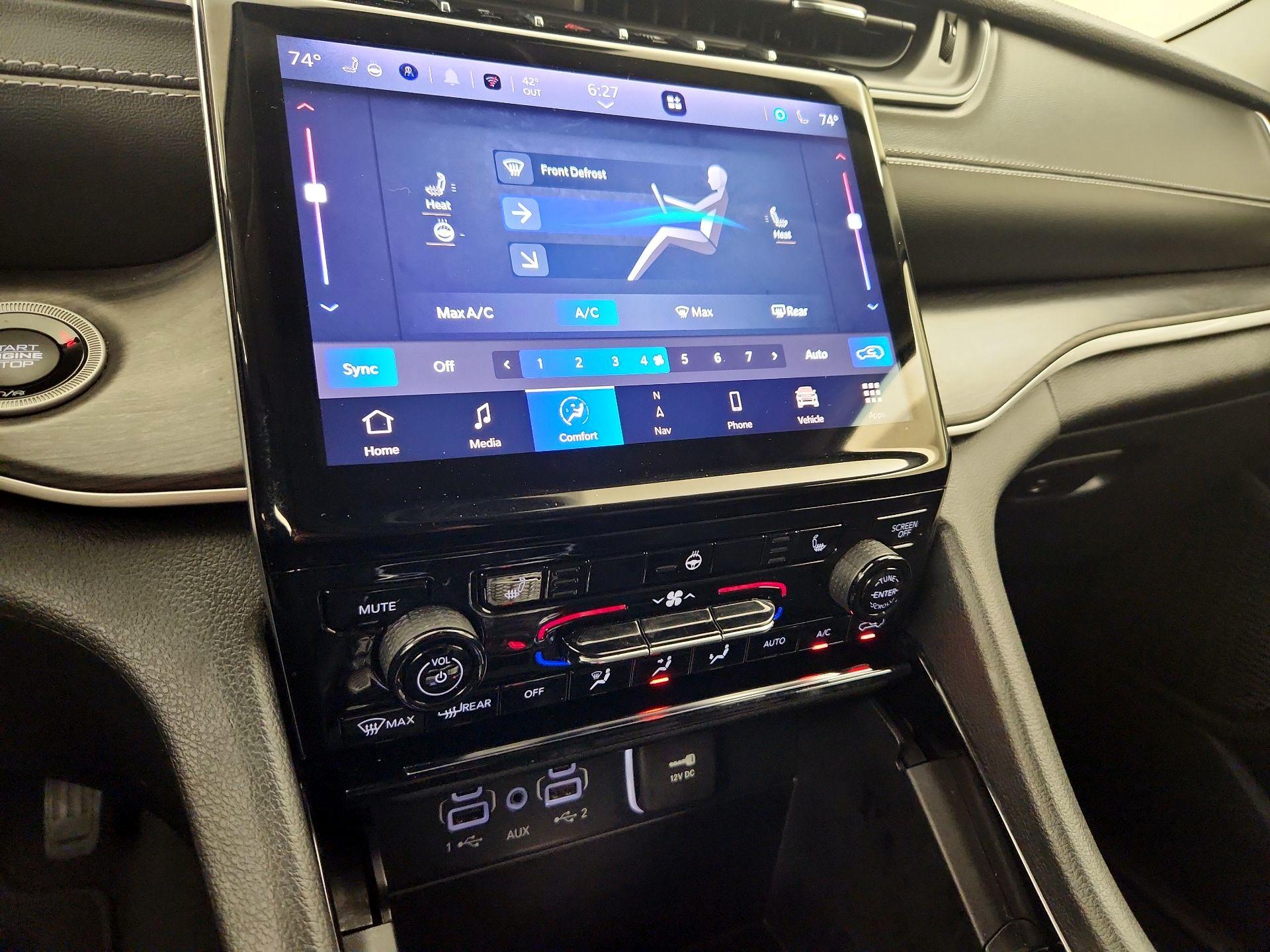 Thumbnail: 2023 Jeep Grand Cherokee - 17