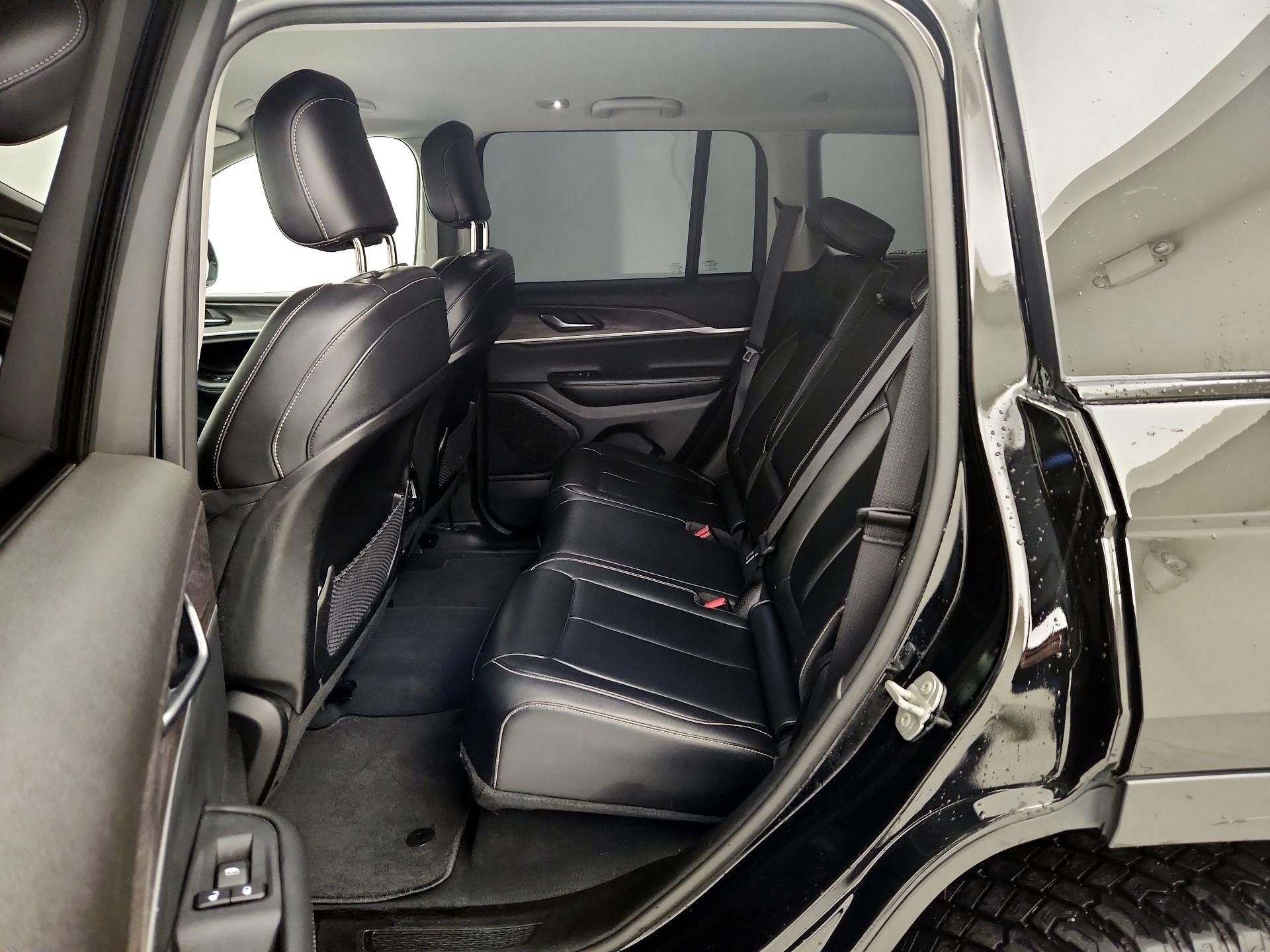 Thumbnail: 2023 Jeep Grand Cherokee - 20