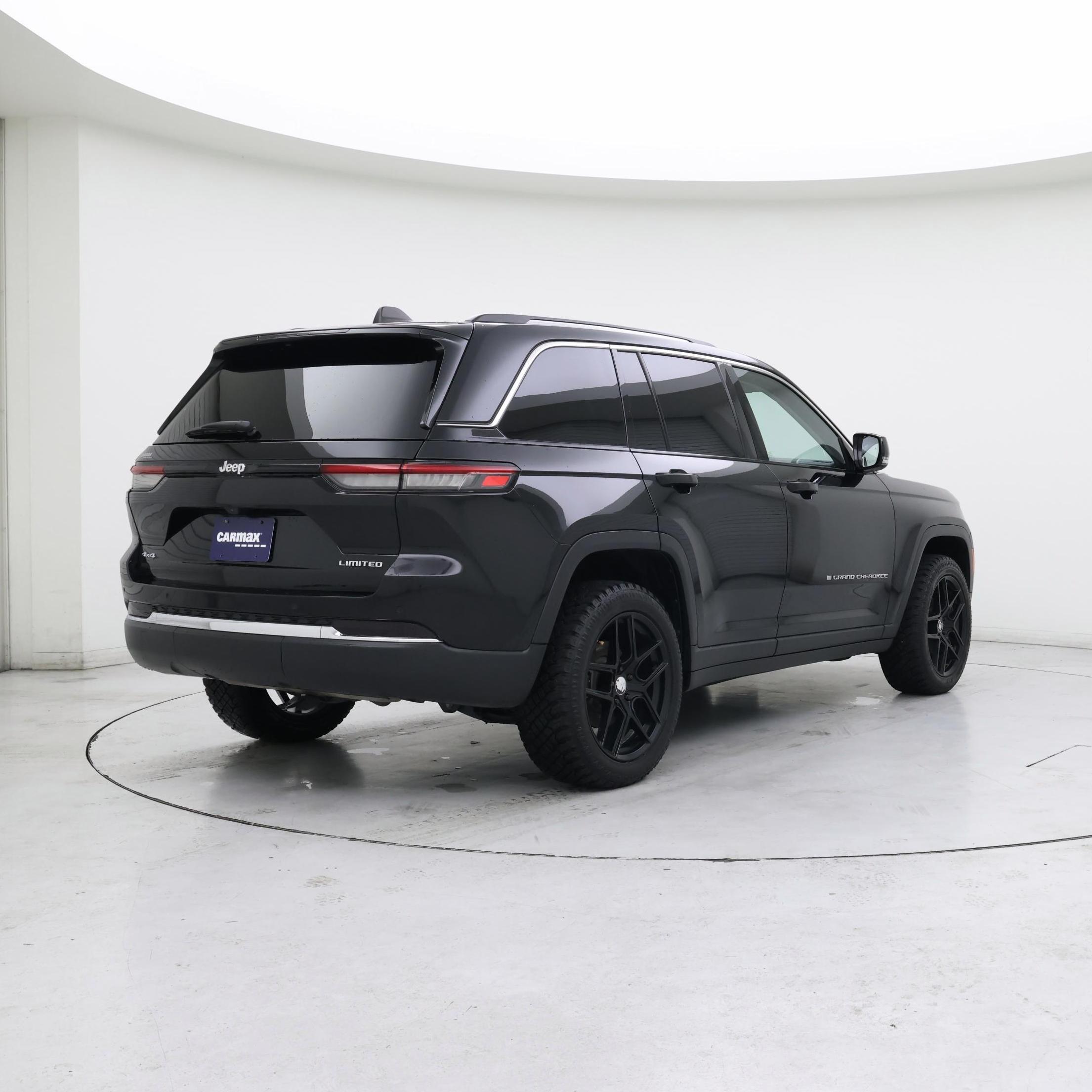 Thumbnail: 2023 Jeep Grand Cherokee - 8