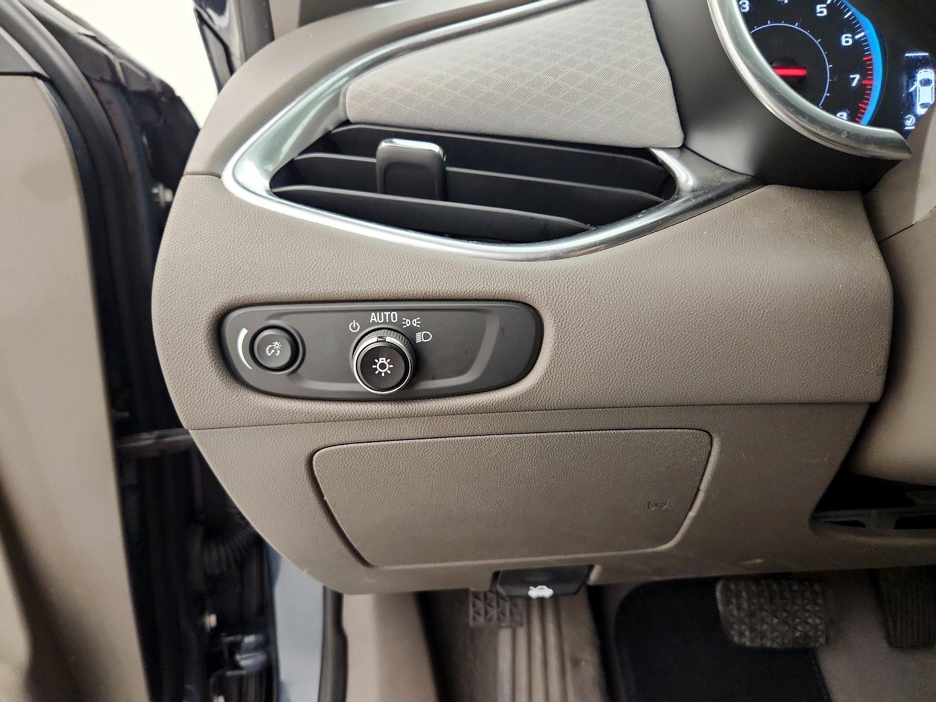 Thumbnail: 2020 Chevrolet Malibu - 13