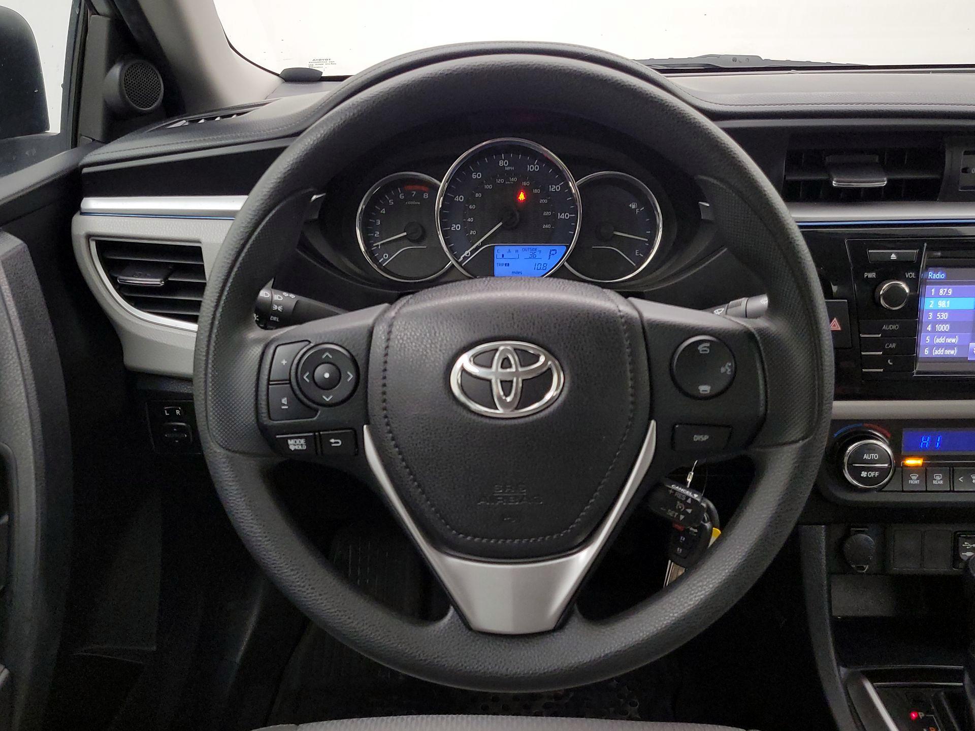 Thumbnail: 2015 Toyota Corolla - 10