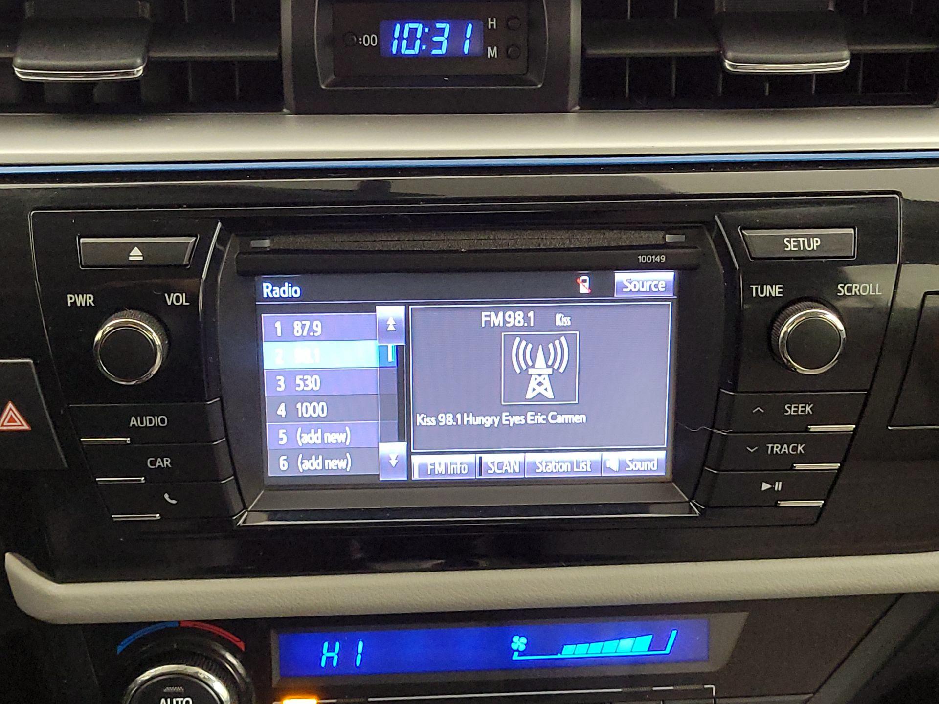 Thumbnail: 2015 Toyota Corolla - 15