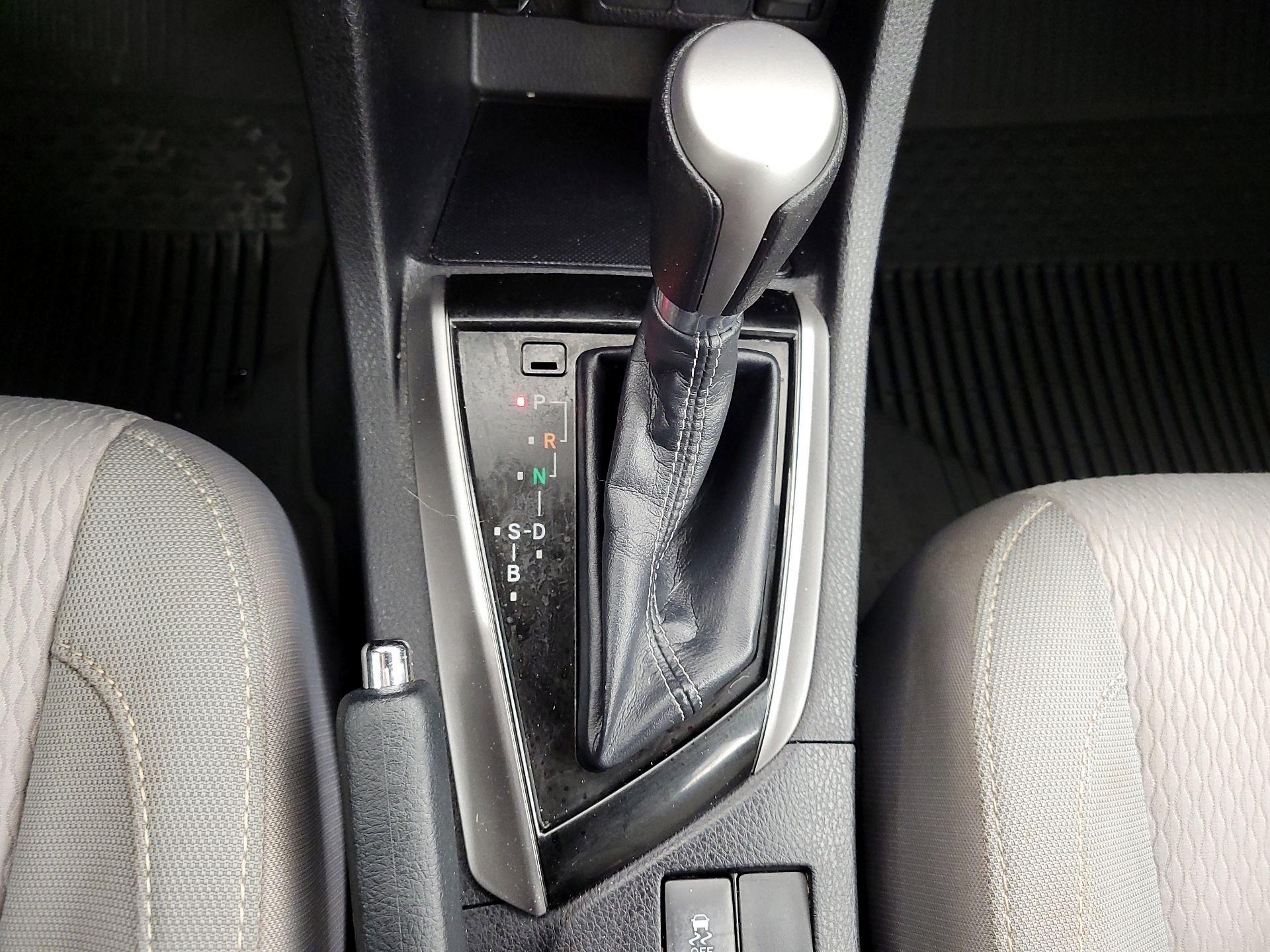 Thumbnail: 2015 Toyota Corolla - 17