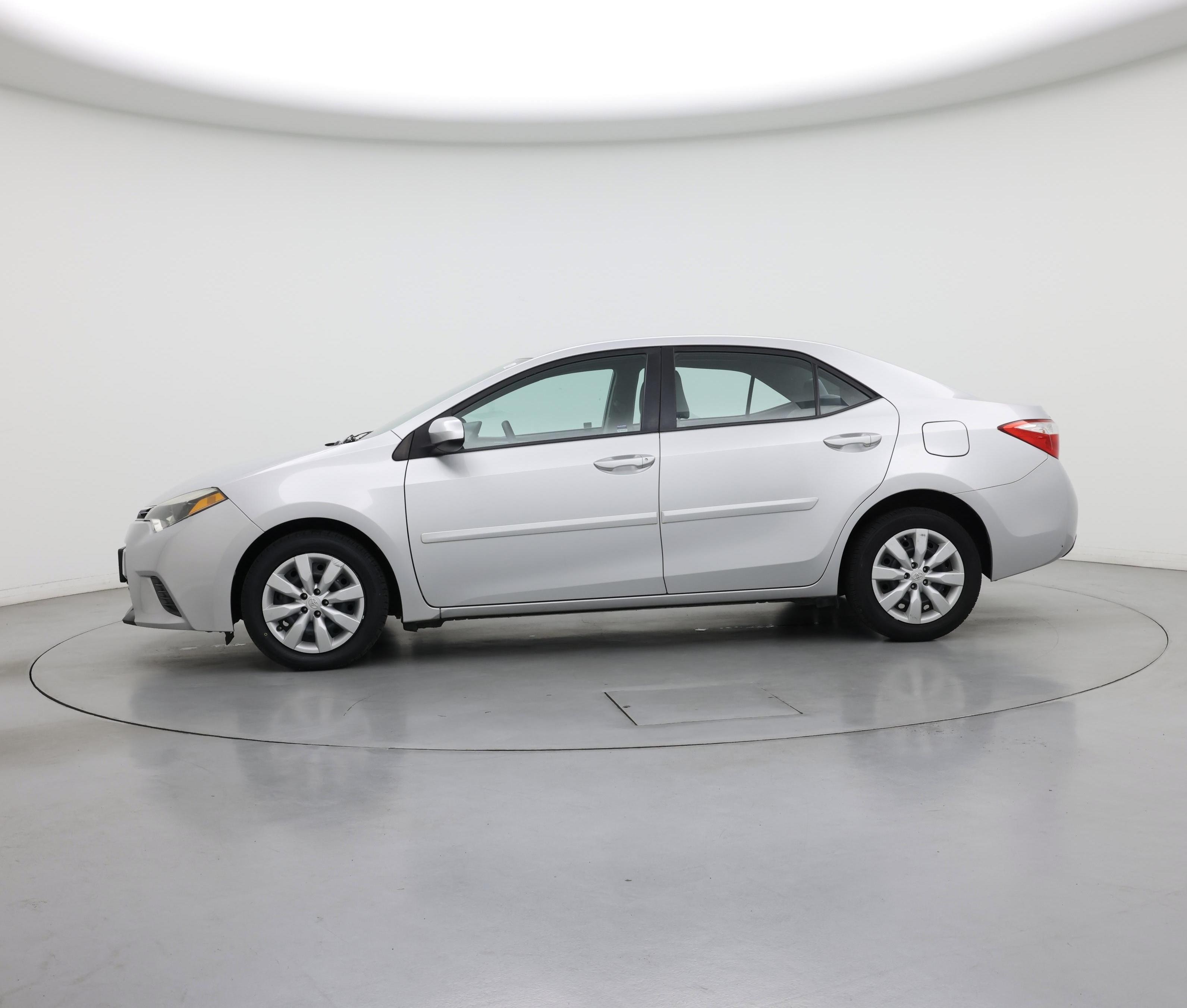 Thumbnail: 2015 Toyota Corolla - 3