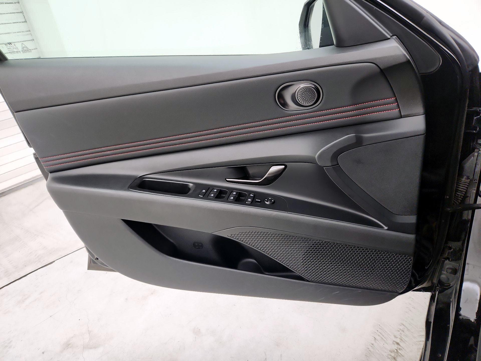 Thumbnail: 2022 Hyundai Elantra - 12