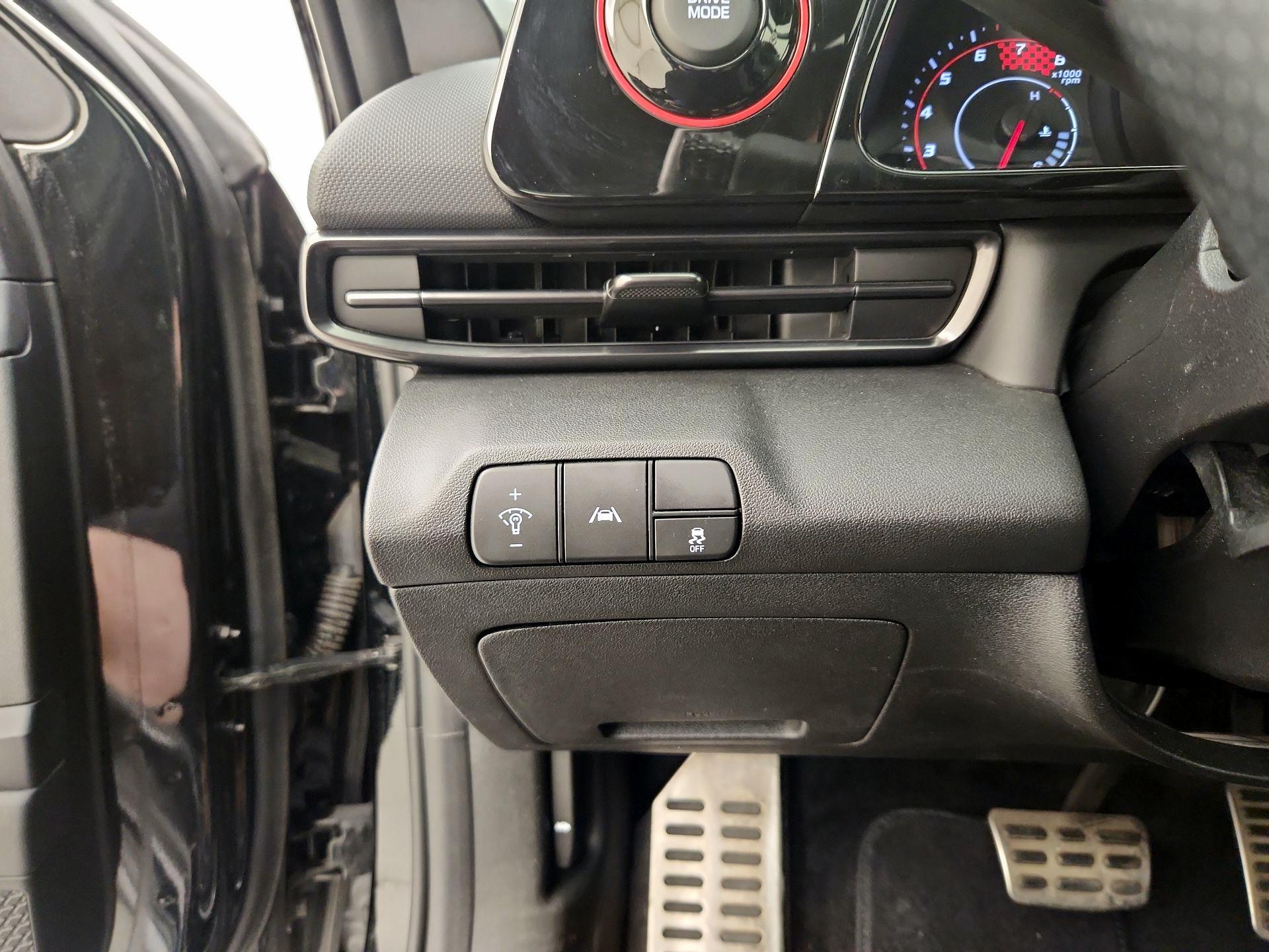 Thumbnail: 2022 Hyundai Elantra - 13