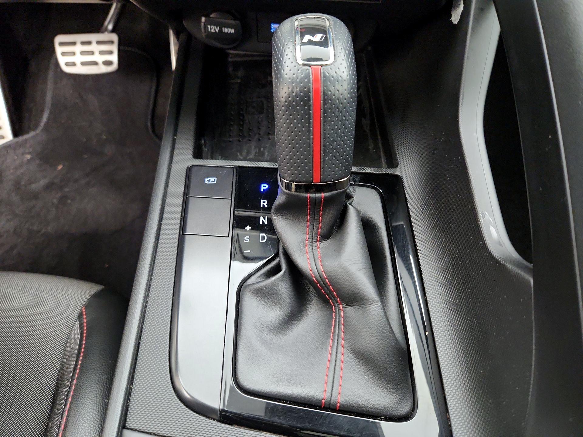 Thumbnail: 2022 Hyundai Elantra - 17