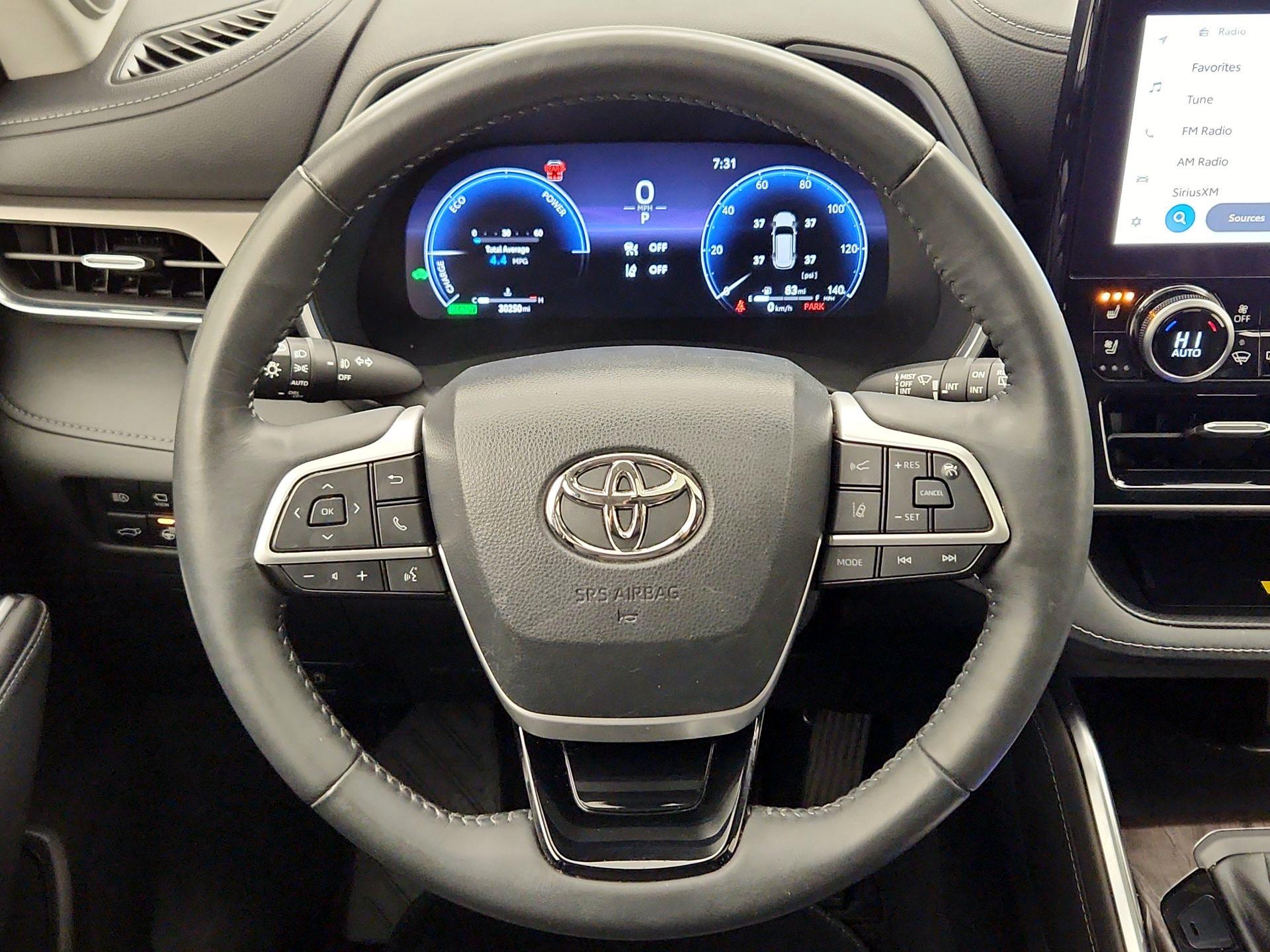 Thumbnail: 2023 Toyota Highlander - 10