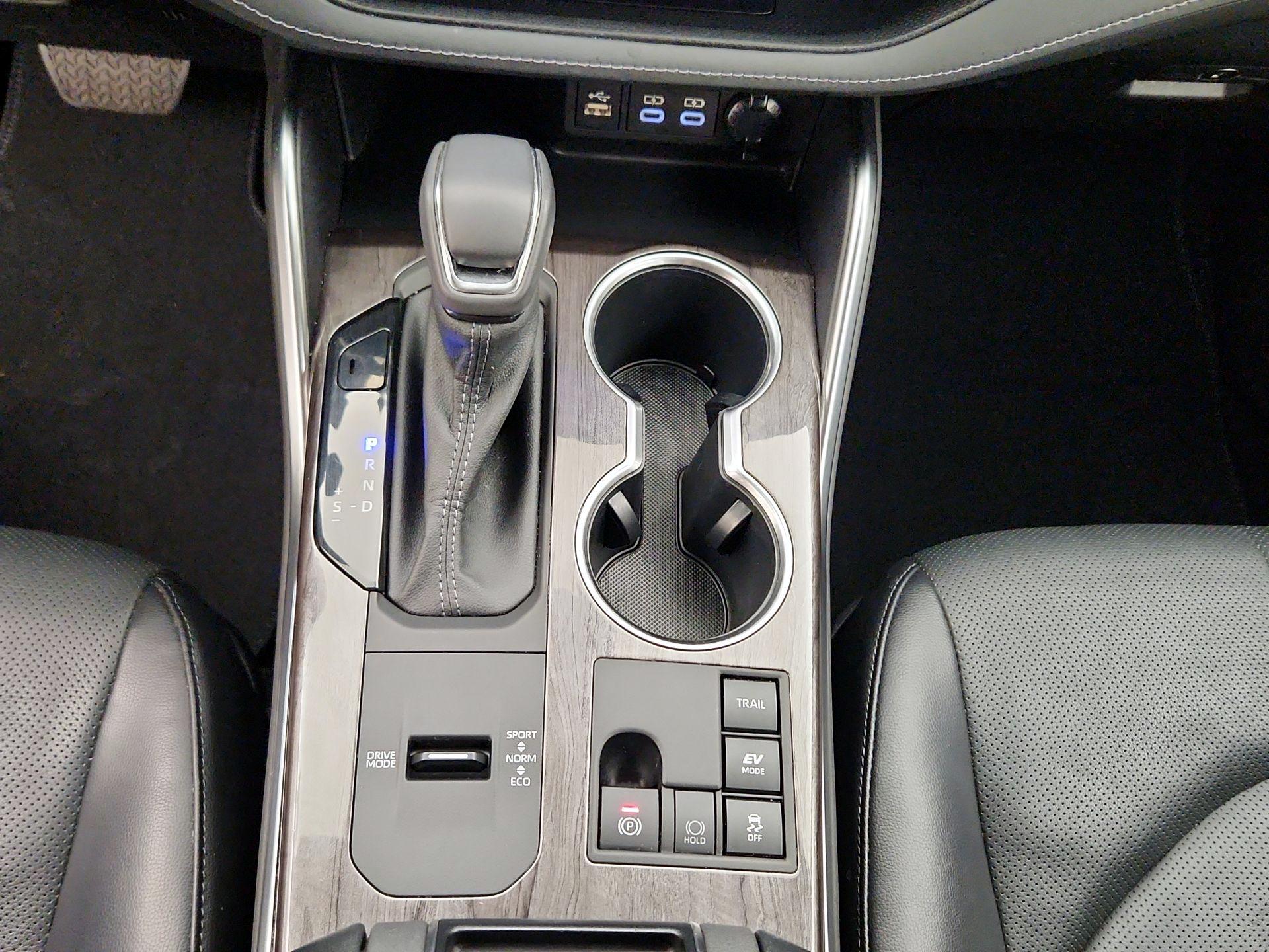 Thumbnail: 2023 Toyota Highlander - 17