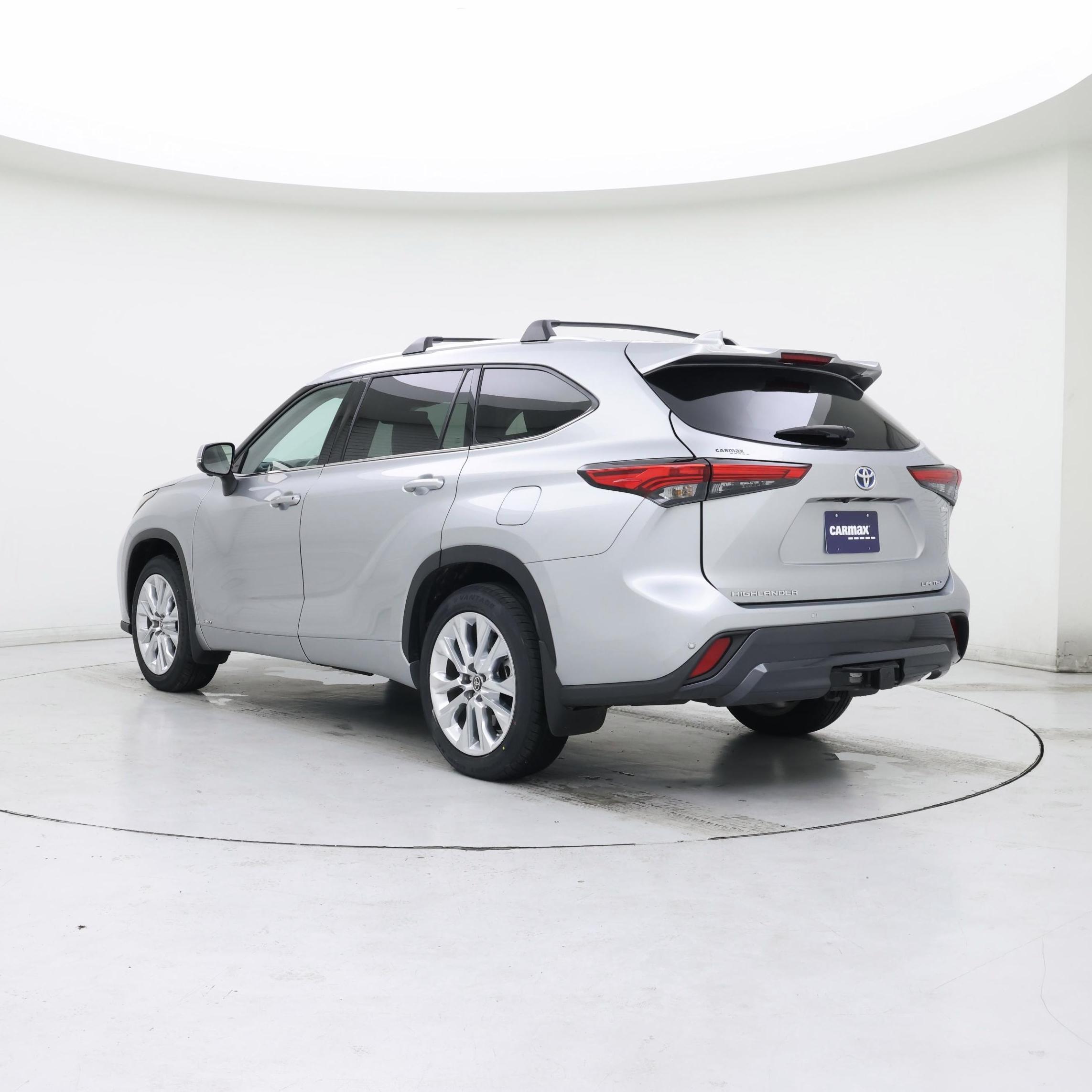 Thumbnail: 2023 Toyota Highlander - 2