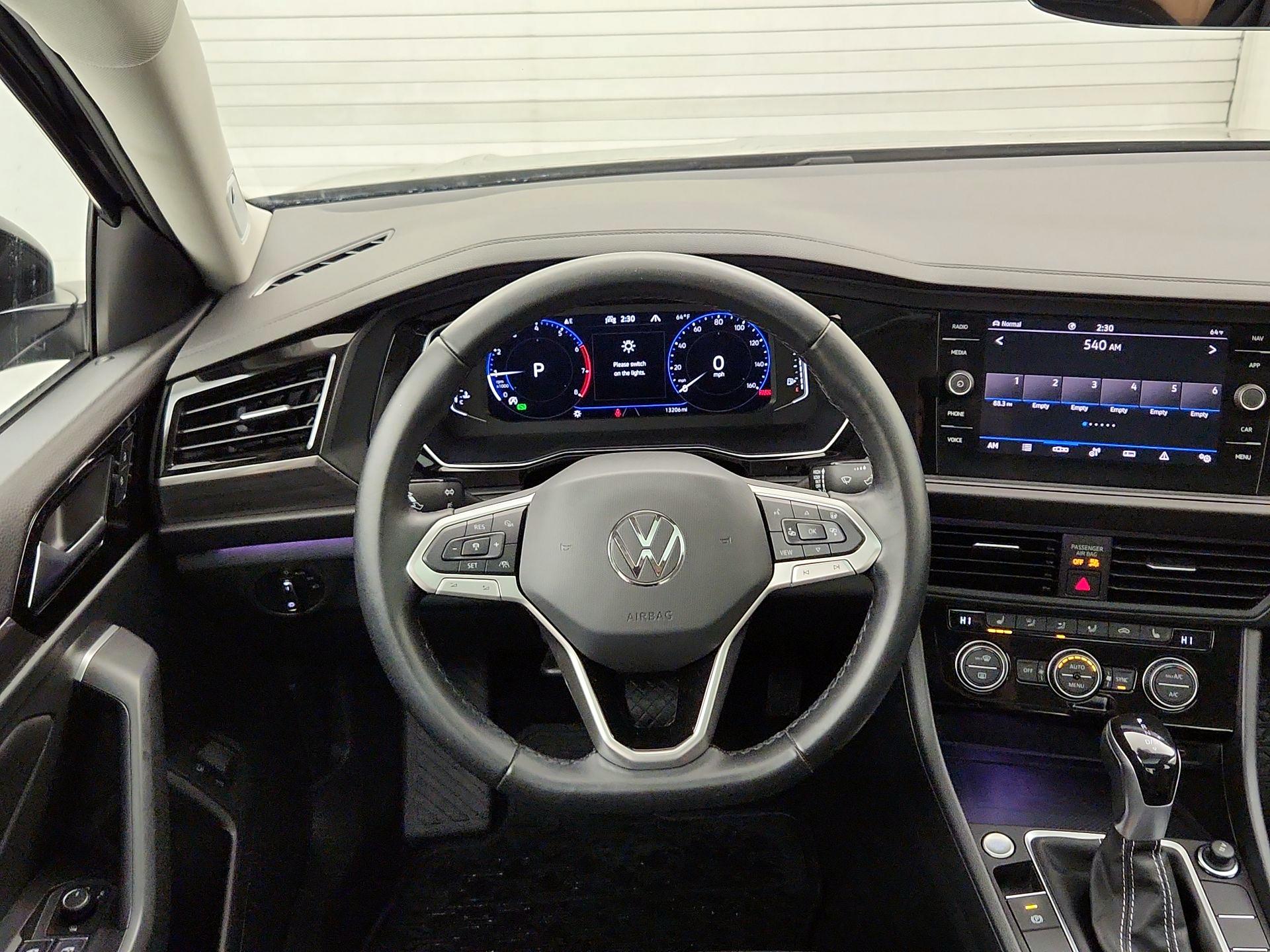 Thumbnail: 2023 Volkswagen Jetta - 10