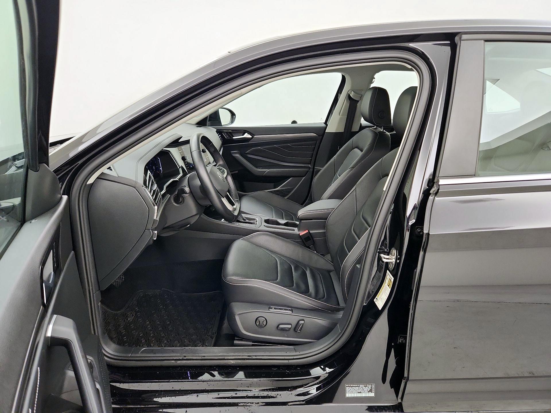 Thumbnail: 2023 Volkswagen Jetta - 11